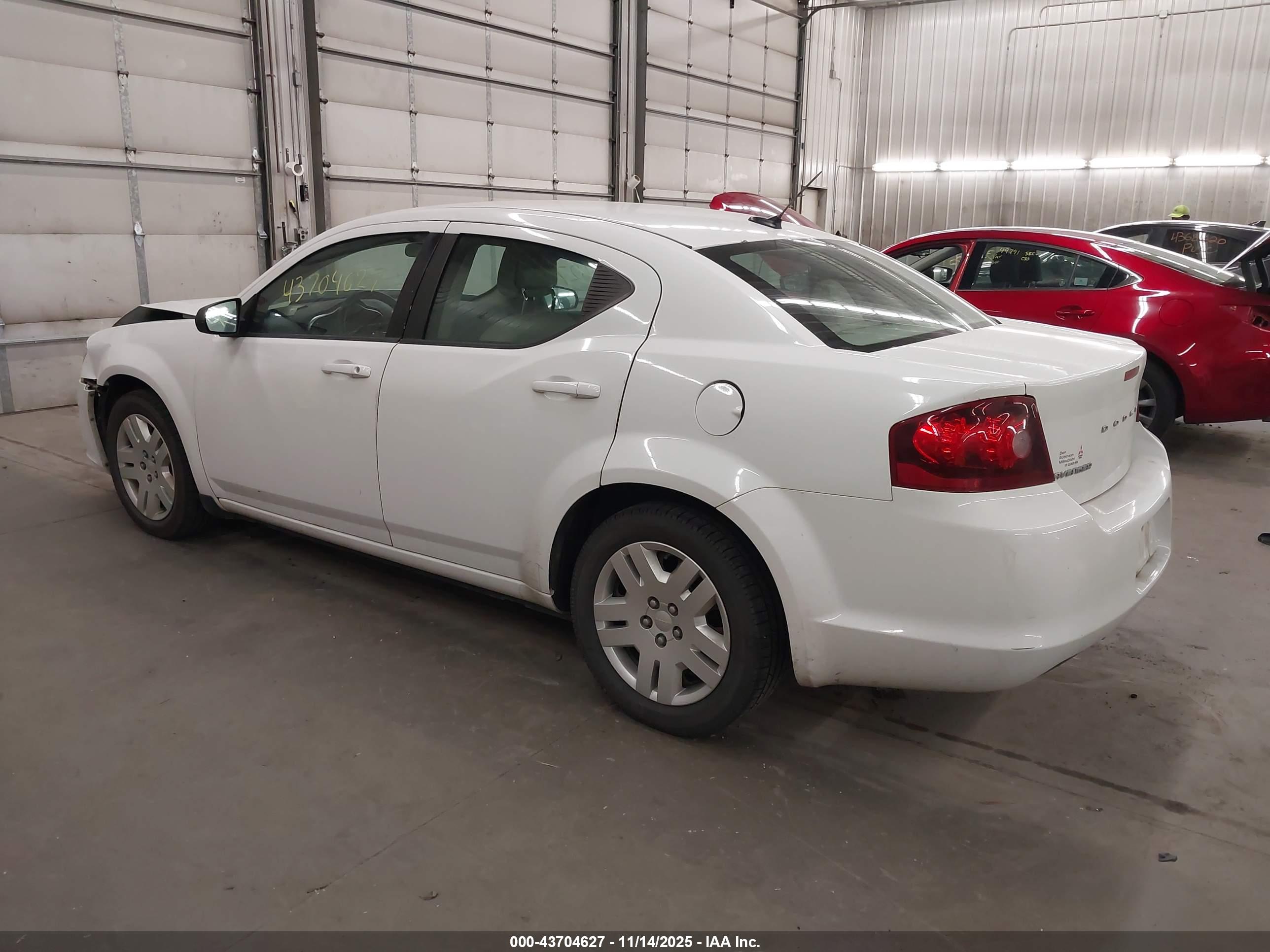 DODGE AVENGER image 3