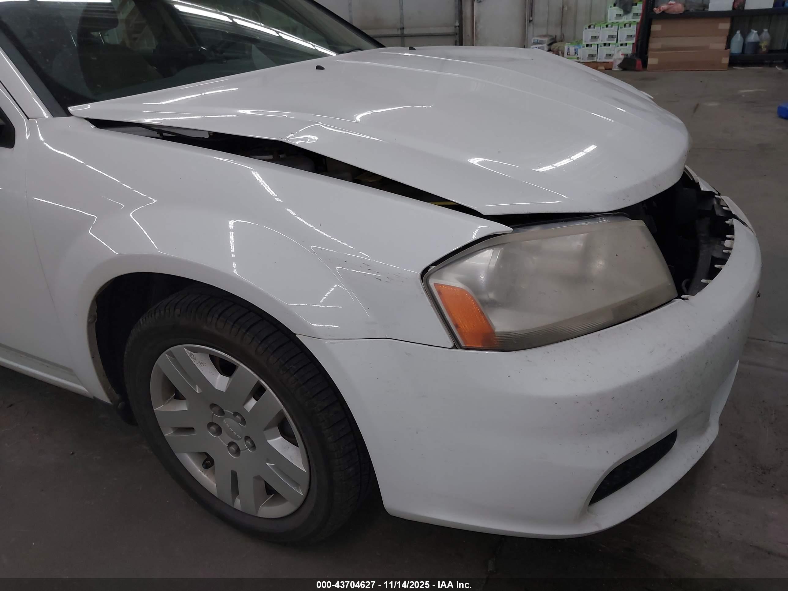 DODGE AVENGER image 6