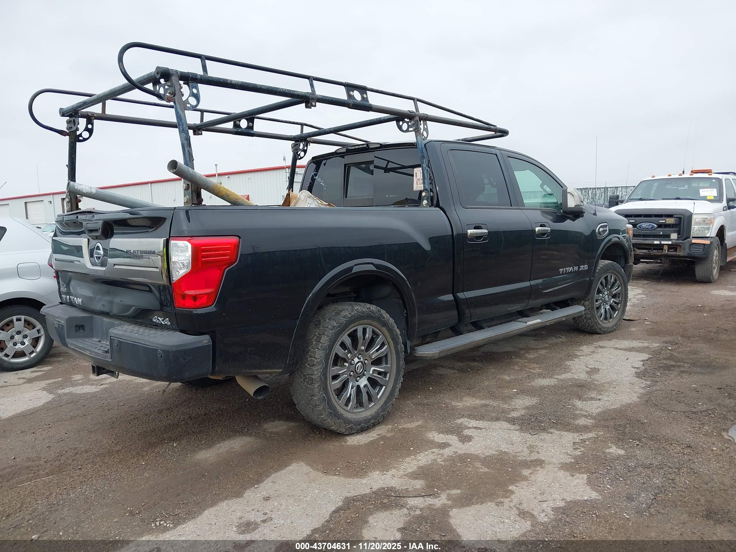 NISSAN TITAN image 4
