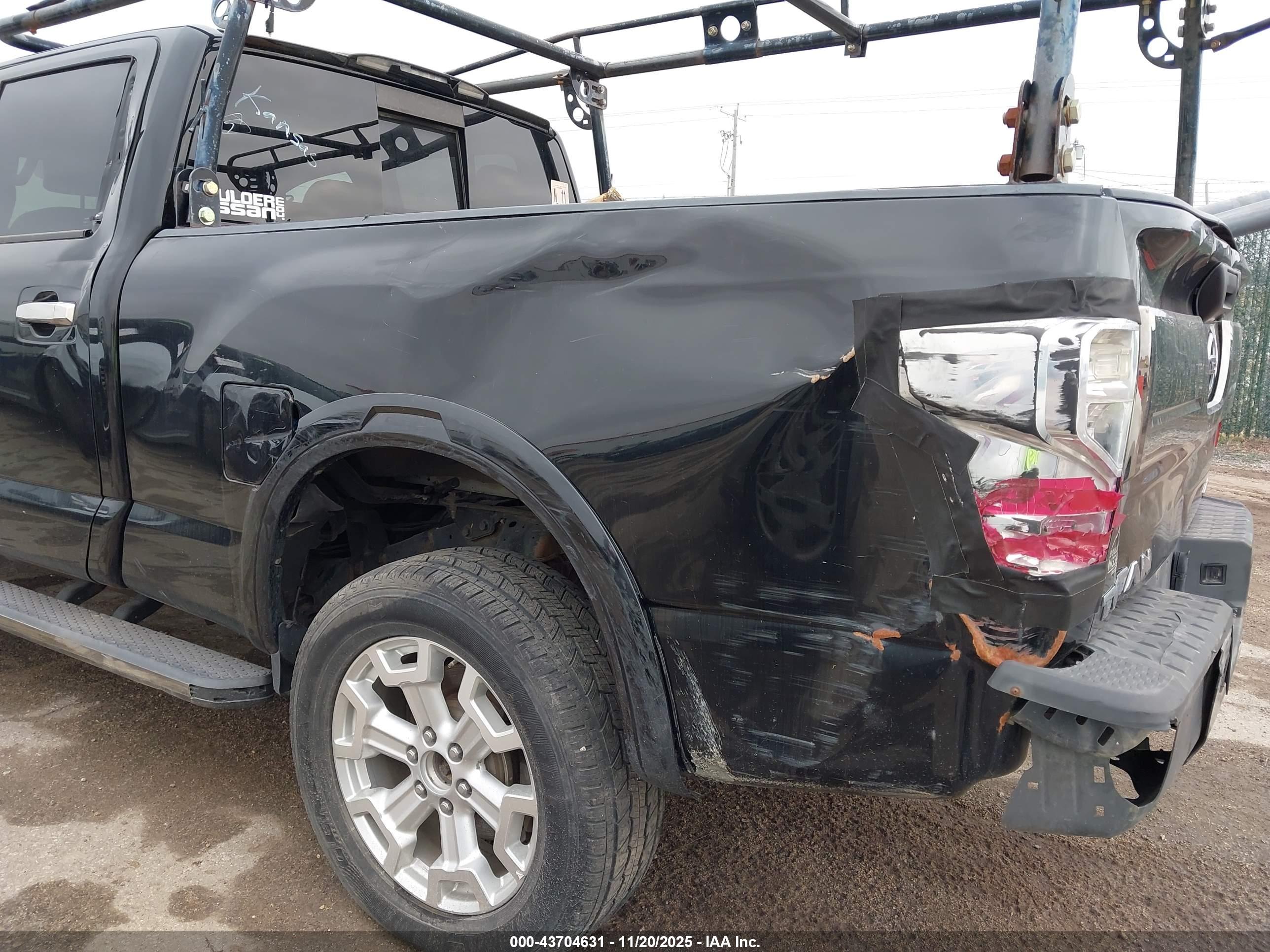 NISSAN TITAN image 6