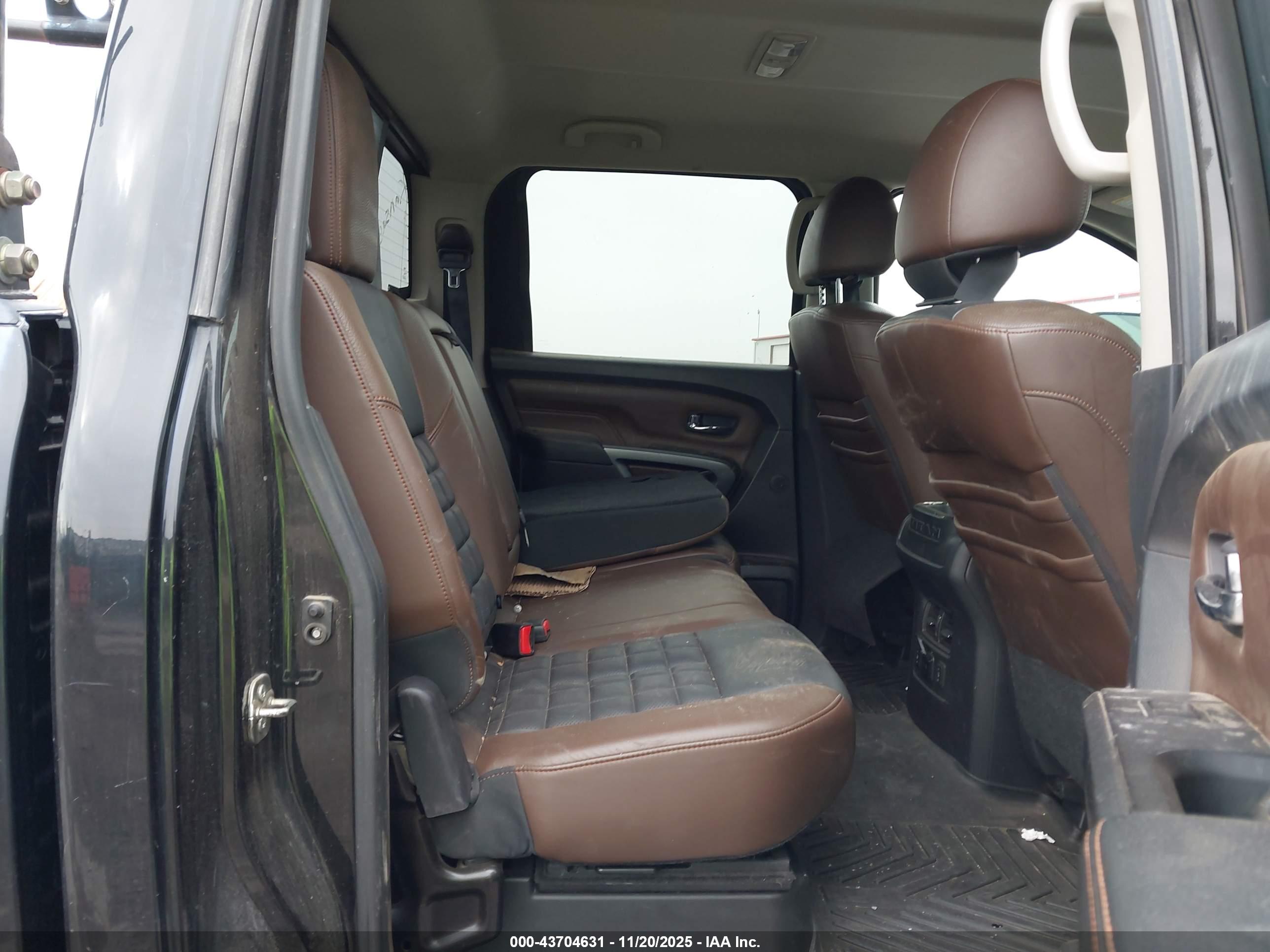 NISSAN TITAN image 8
