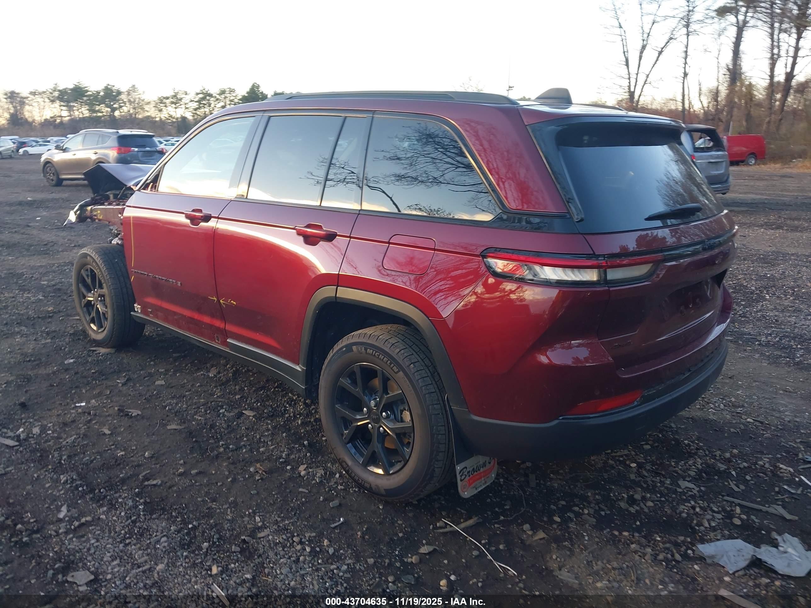 JEEP GRAND image 3