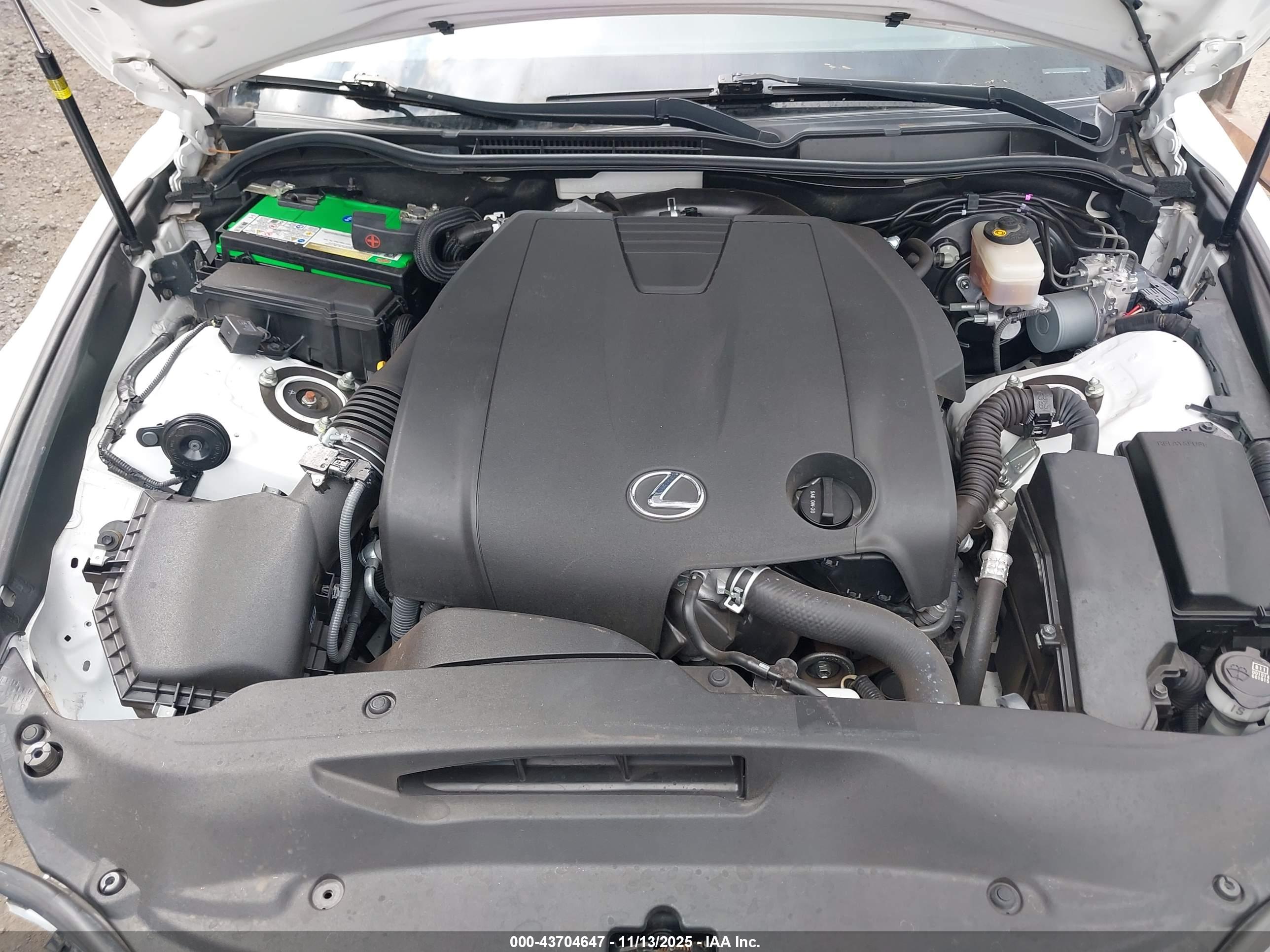 LEXUS IS image 10