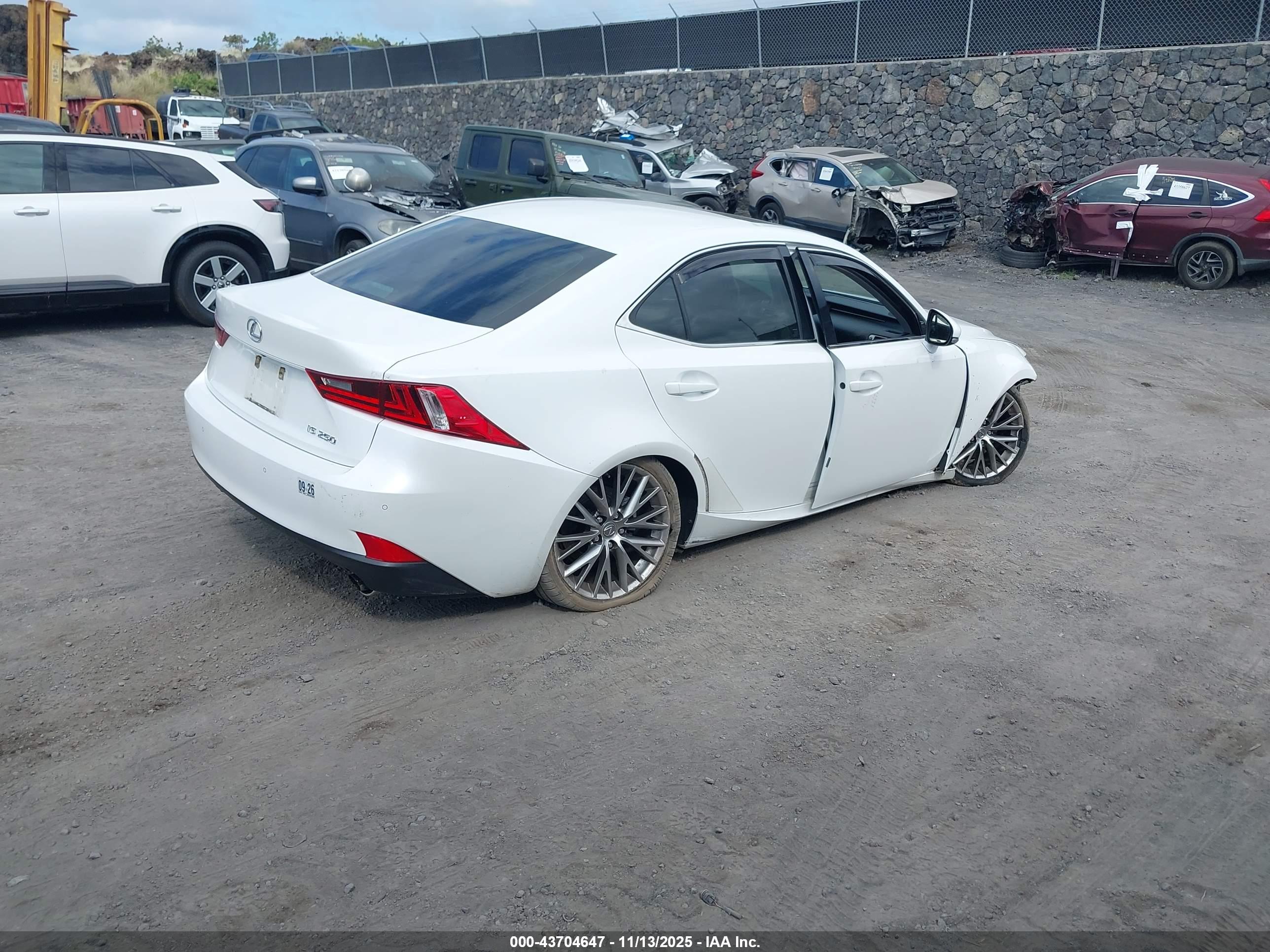 LEXUS IS image 4