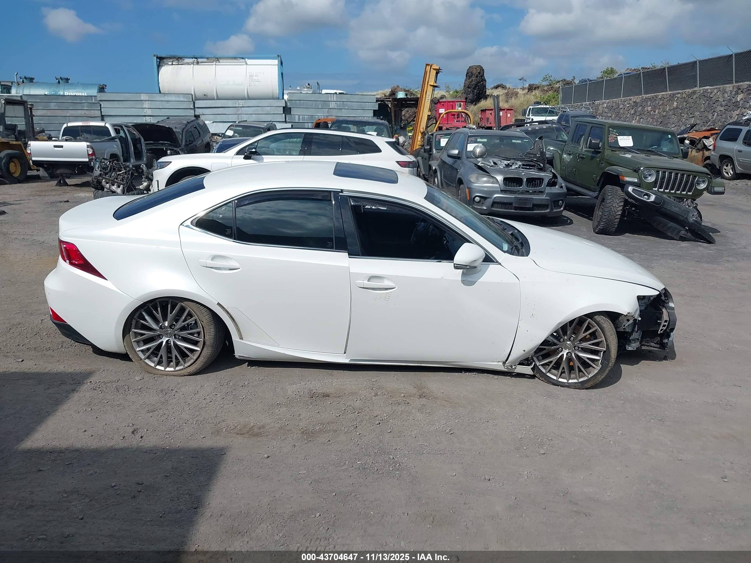 LEXUS IS image 6