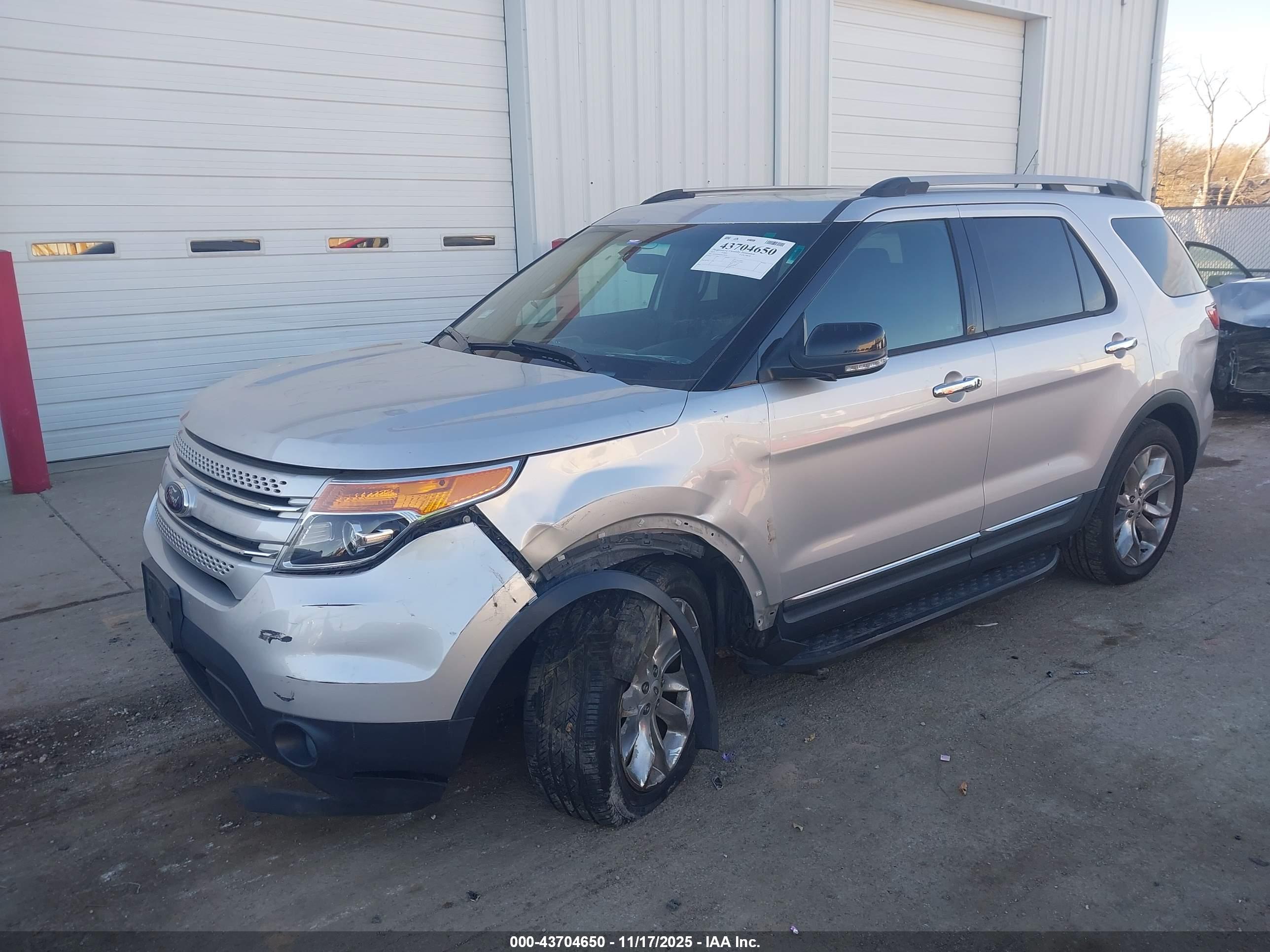 FORD EXPLORER image 2
