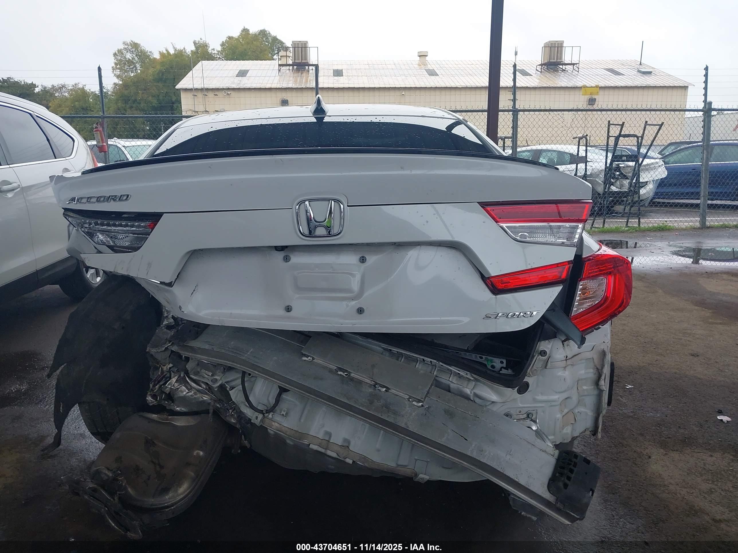 HONDA ACCORD image 6