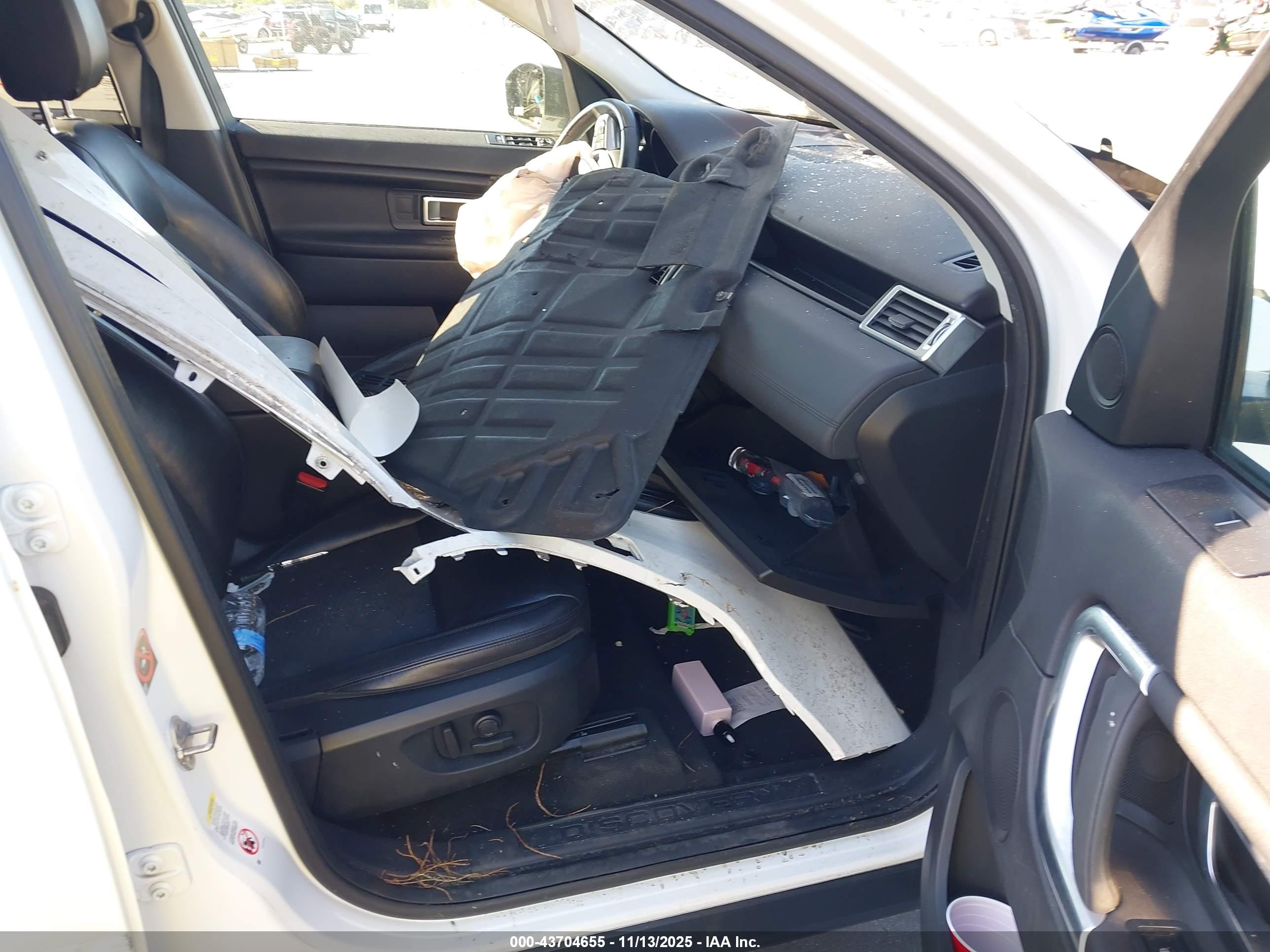 LAND ROVER image 5