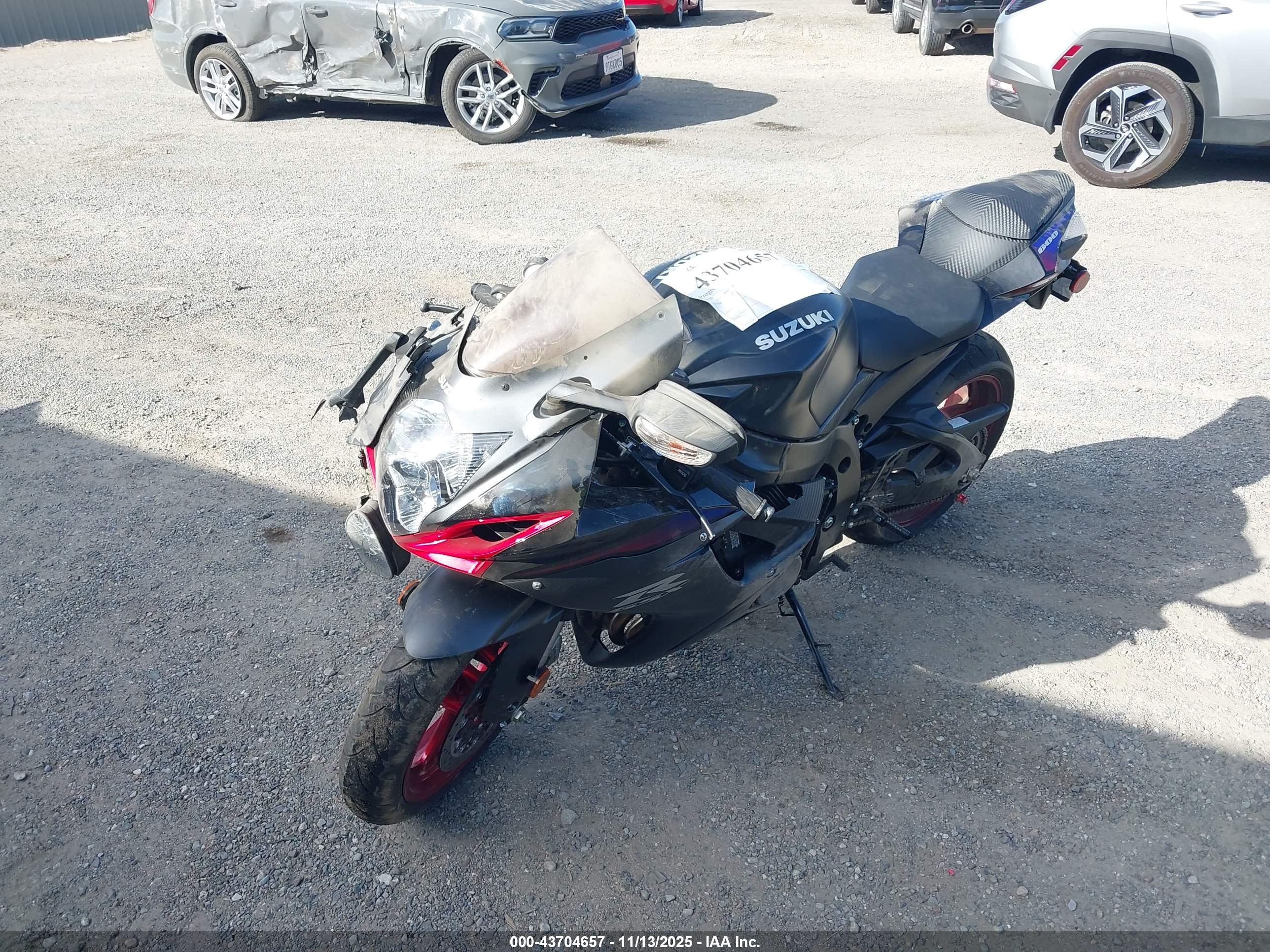 SUZUKI GSX-R600 image 2