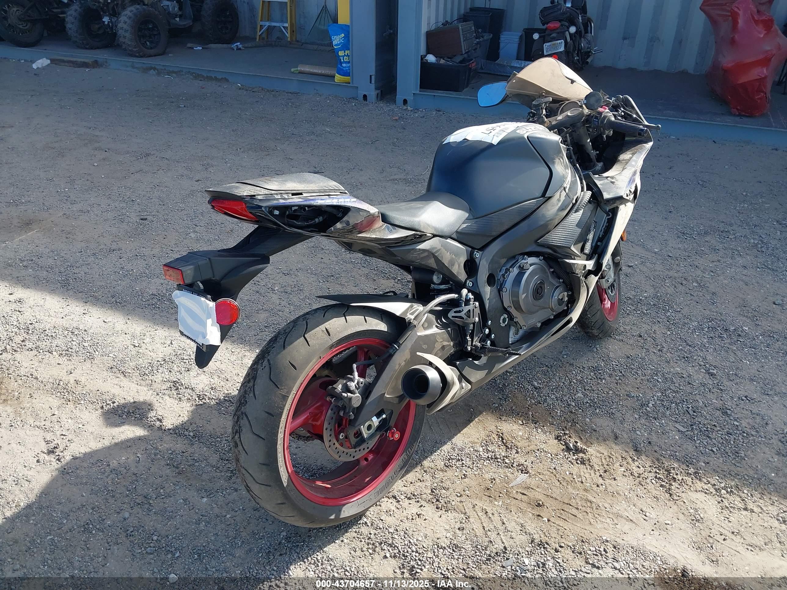 SUZUKI GSX-R600 image 4