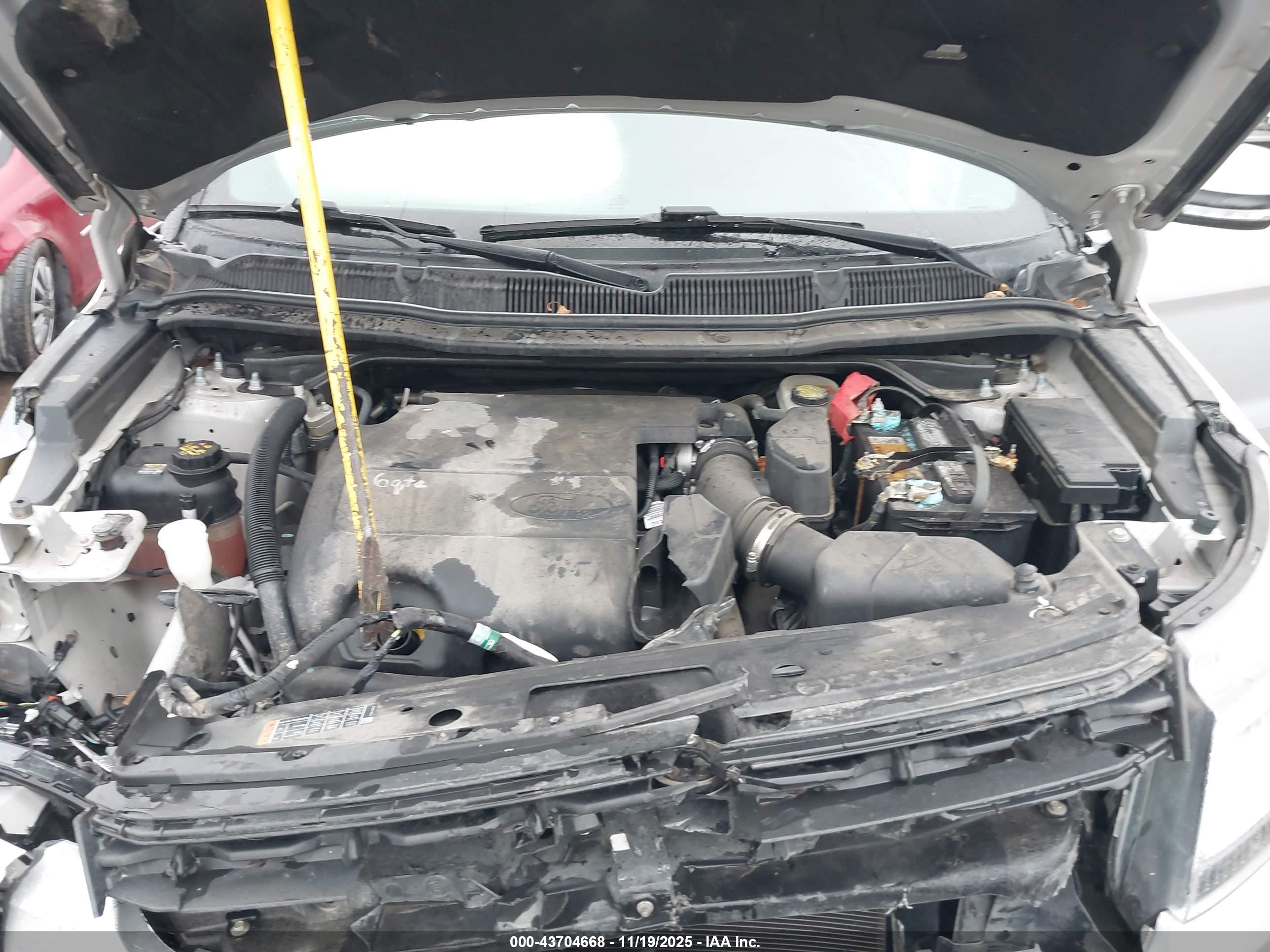 FORD EXPLORER image 10