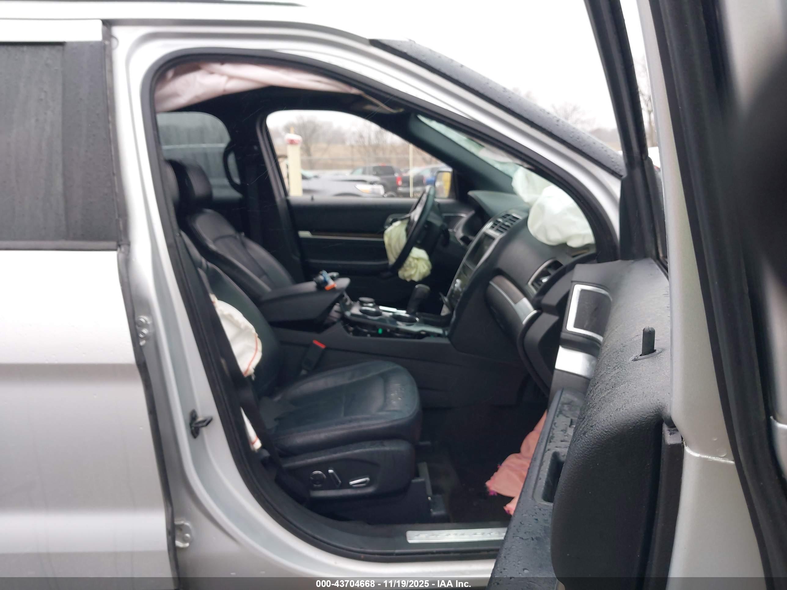 FORD EXPLORER image 5