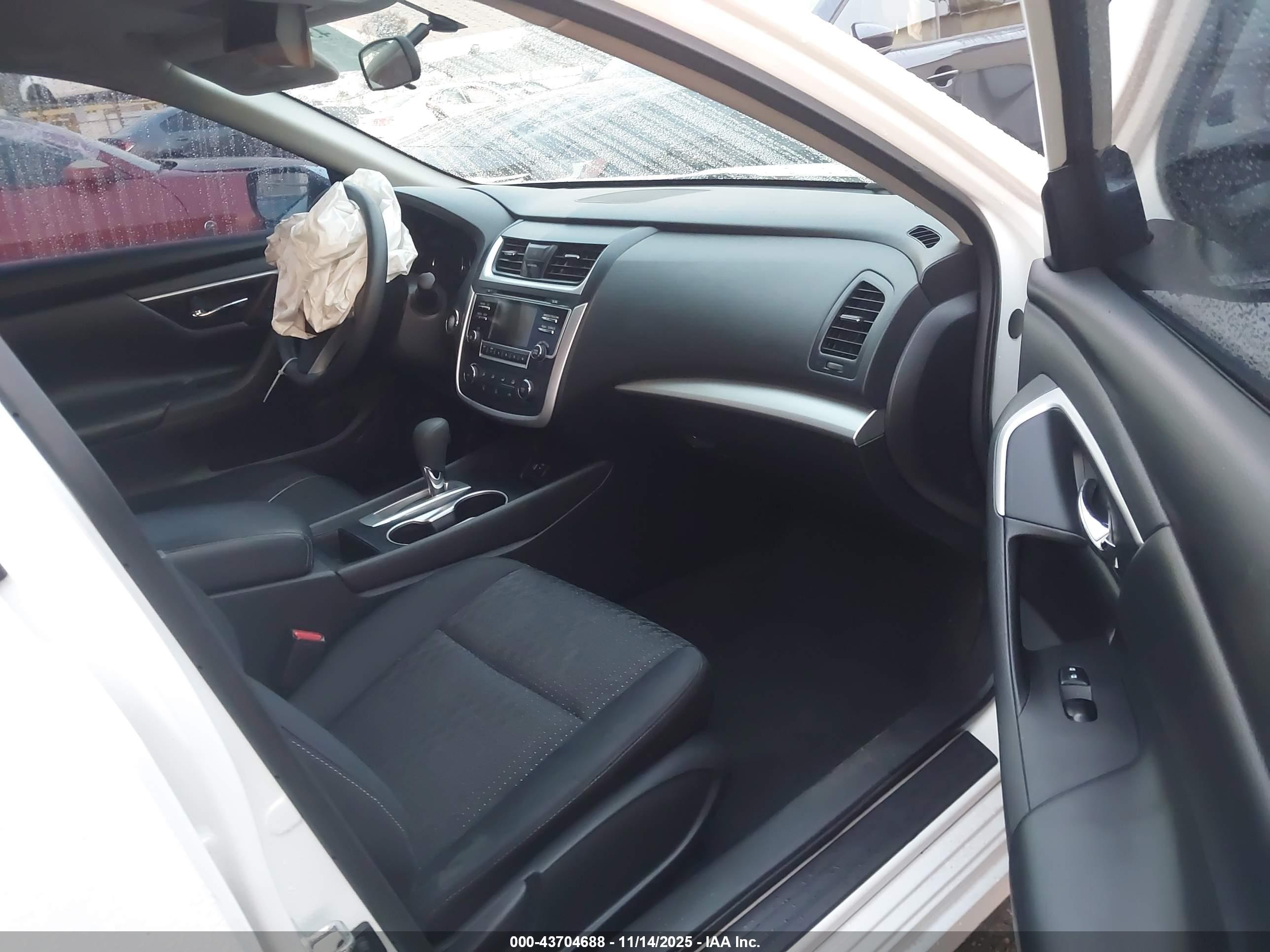 NISSAN ALTIMA image 5