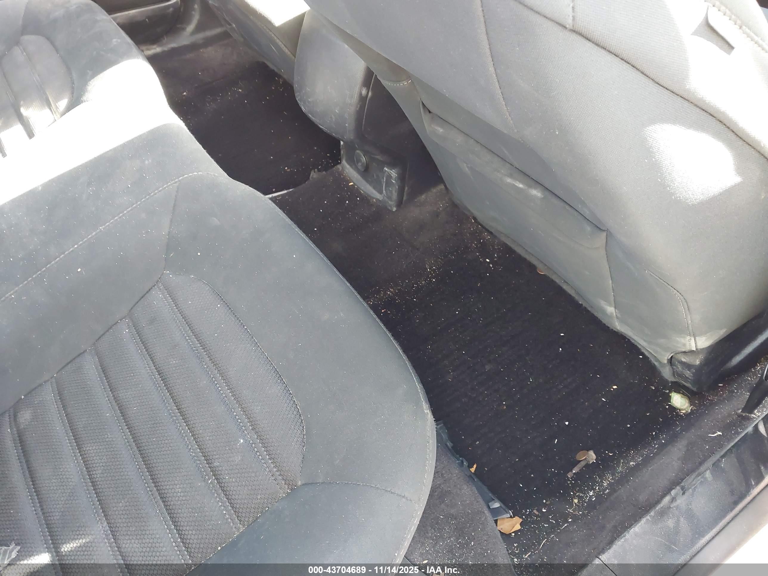 FORD FUSION image 8