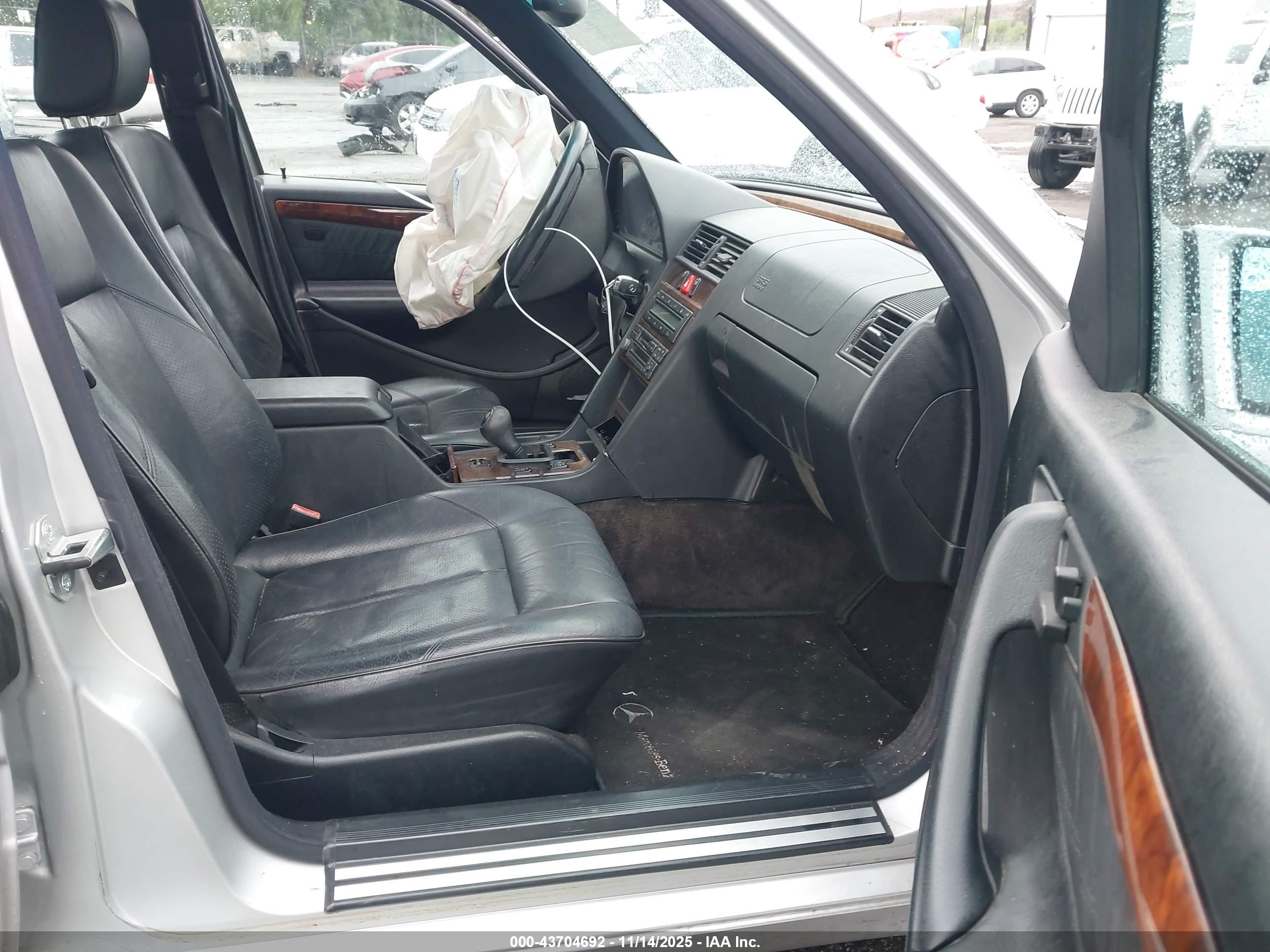 MERCEDES-BENZ C image 5
