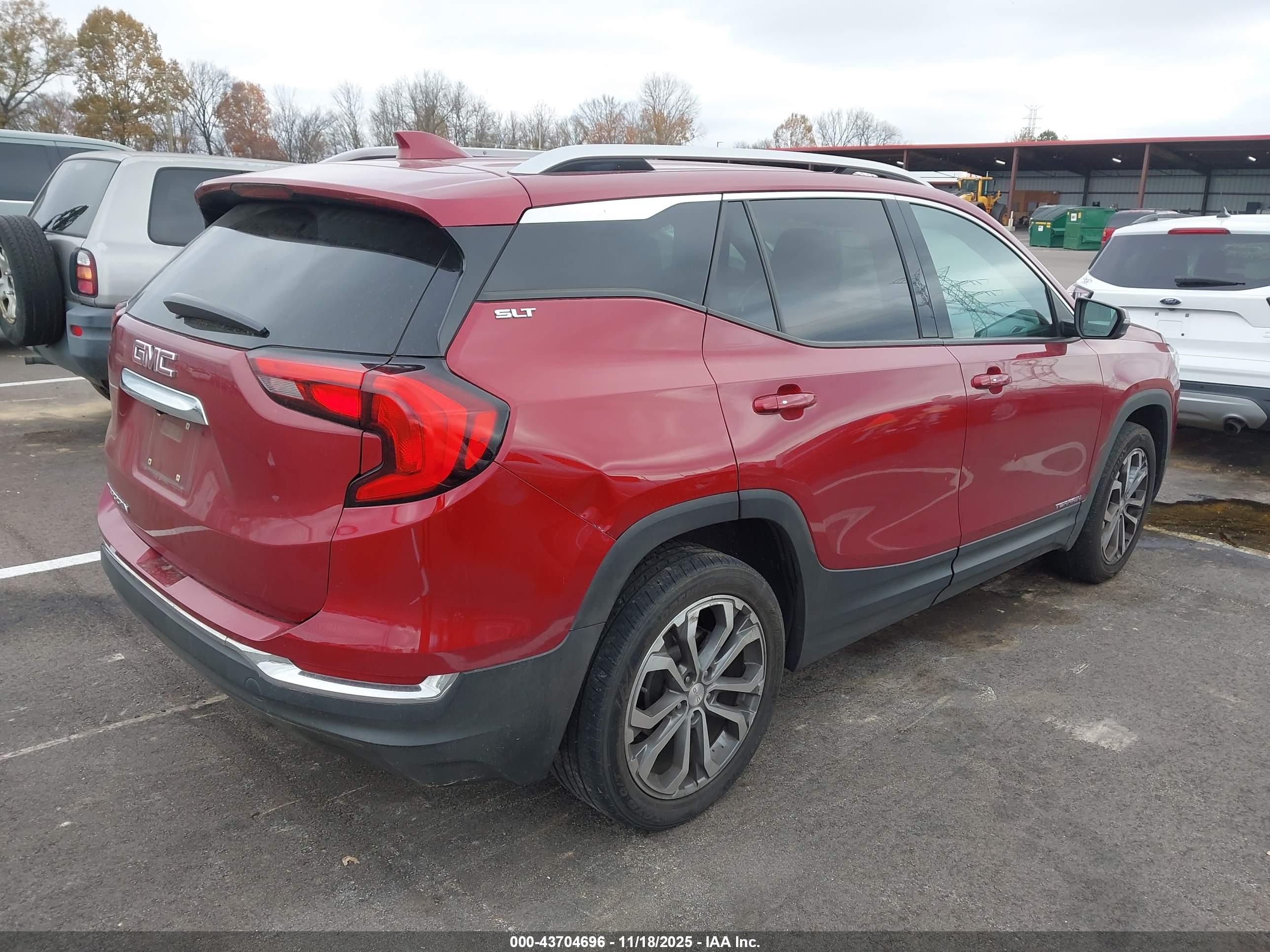 GMC TERRAIN image 4