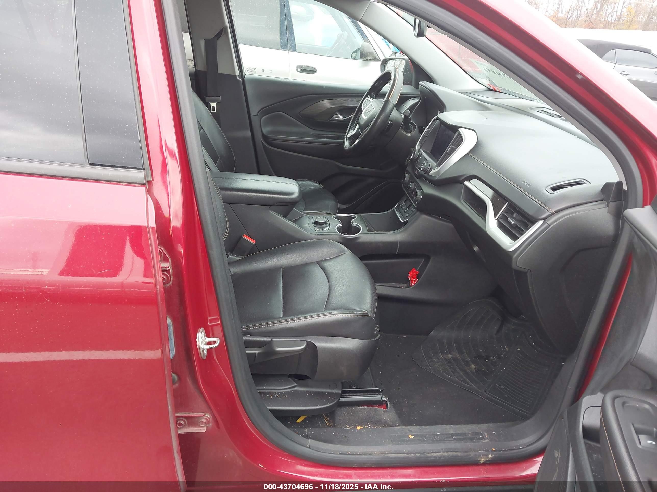 GMC TERRAIN image 5