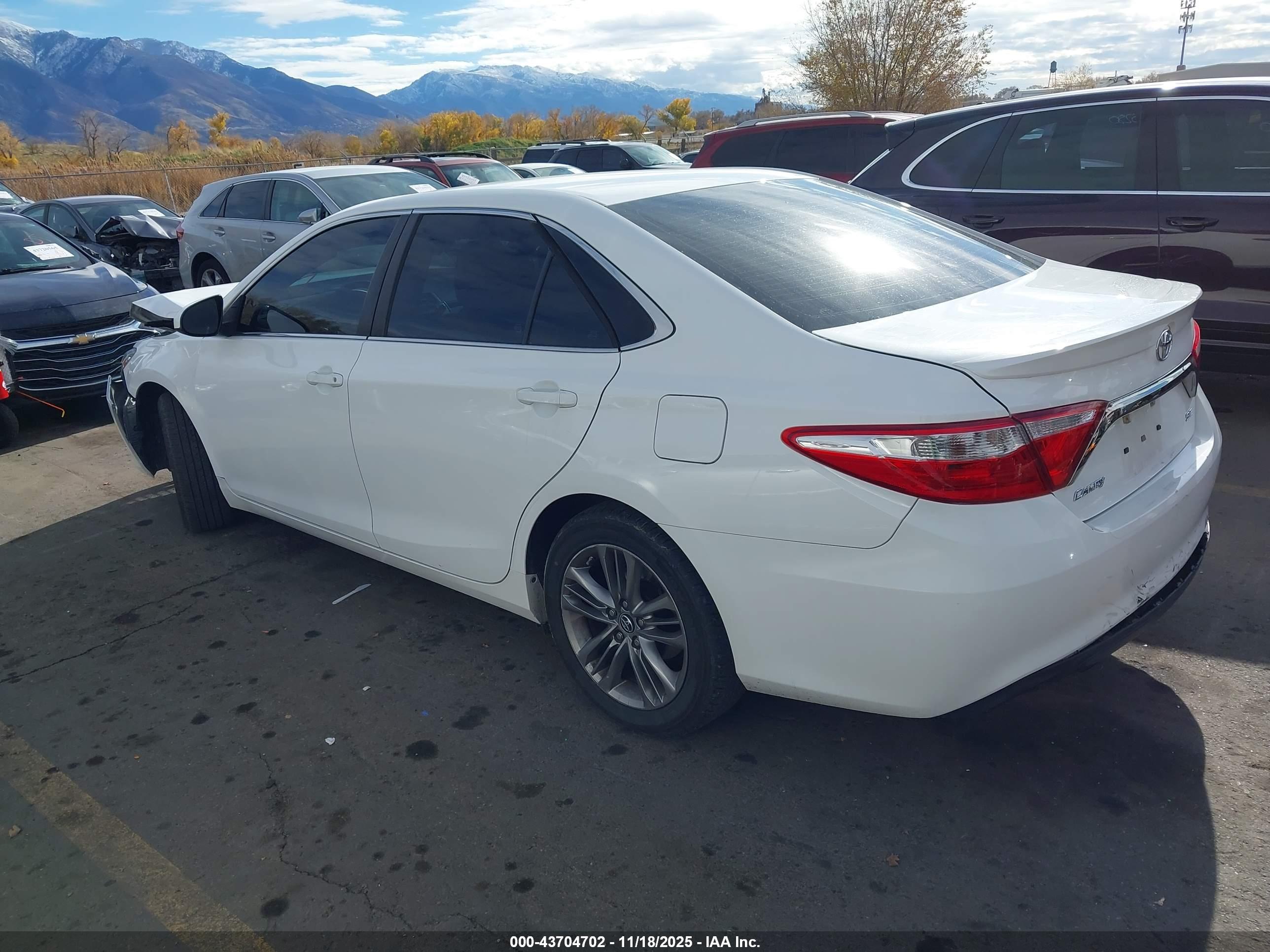 TOYOTA CAMRY image 3