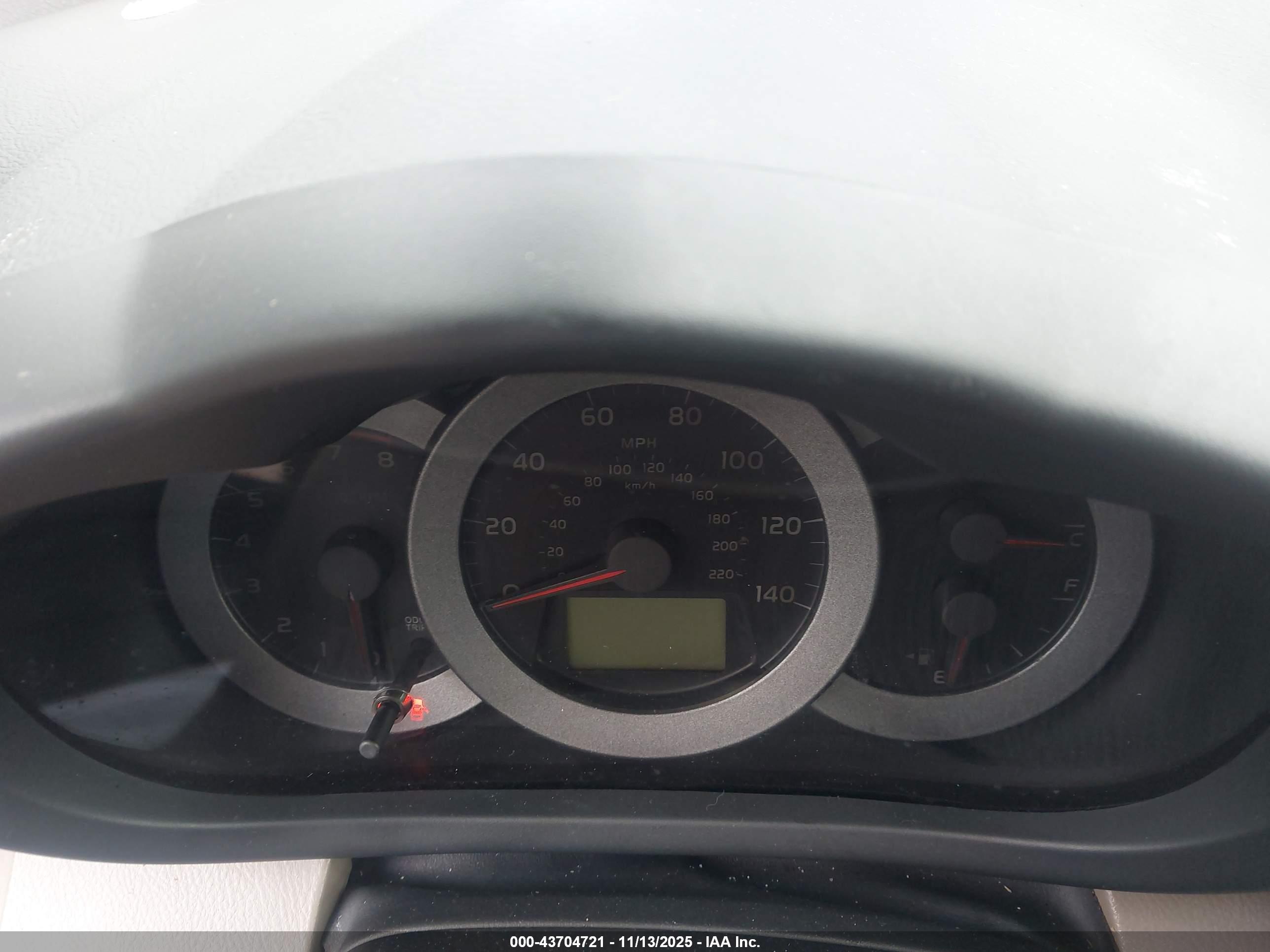 TOYOTA RAV4 image 7
