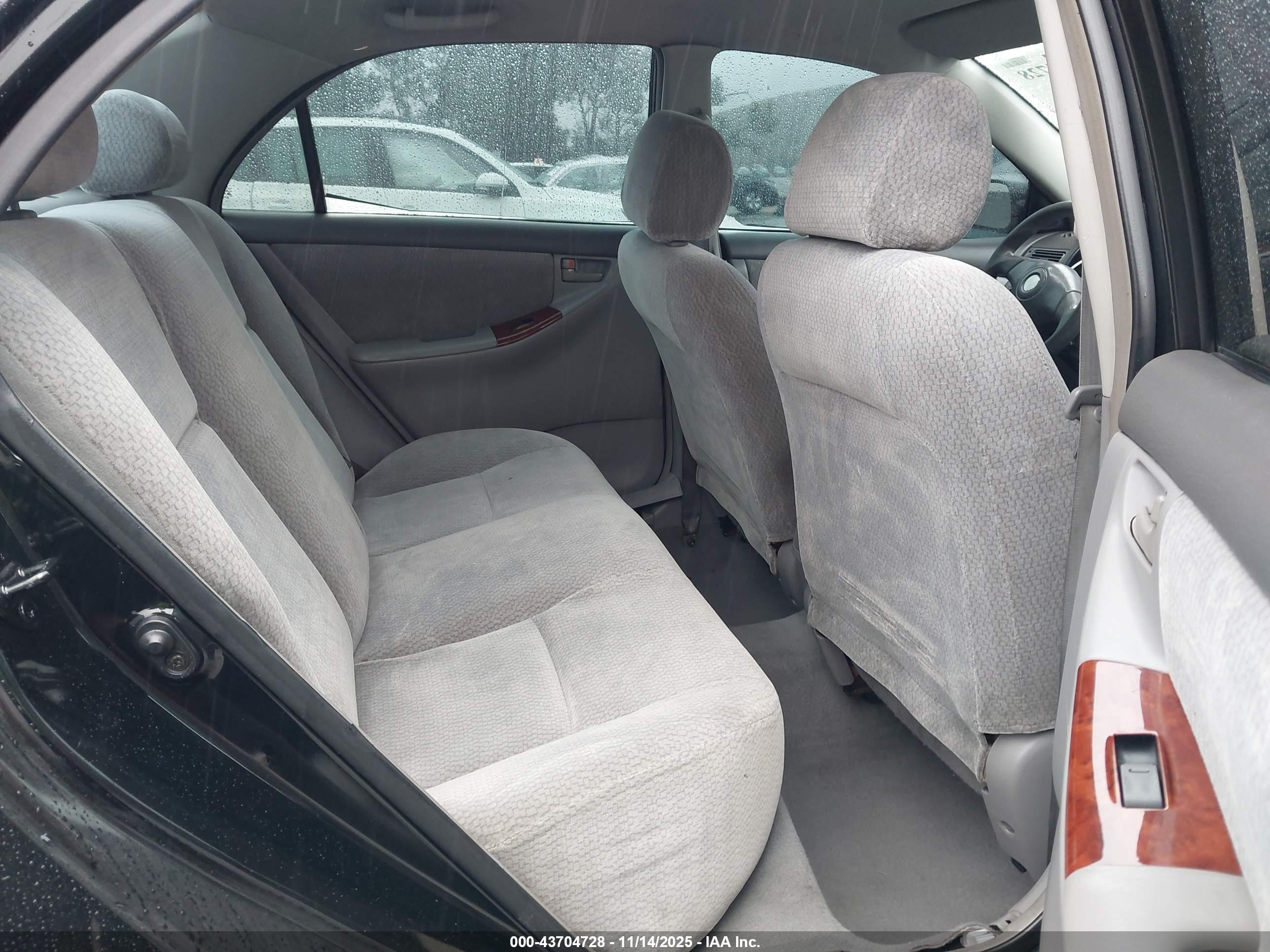 TOYOTA COROLLA image 8