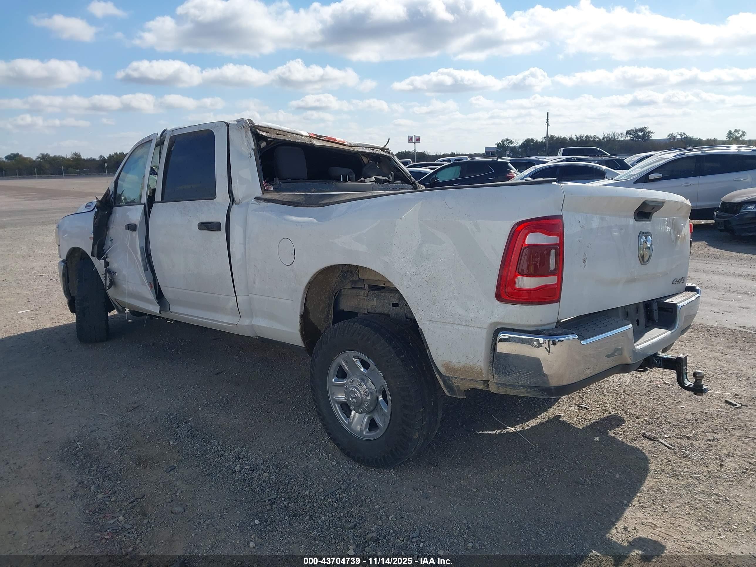 RAM 2500 image 3