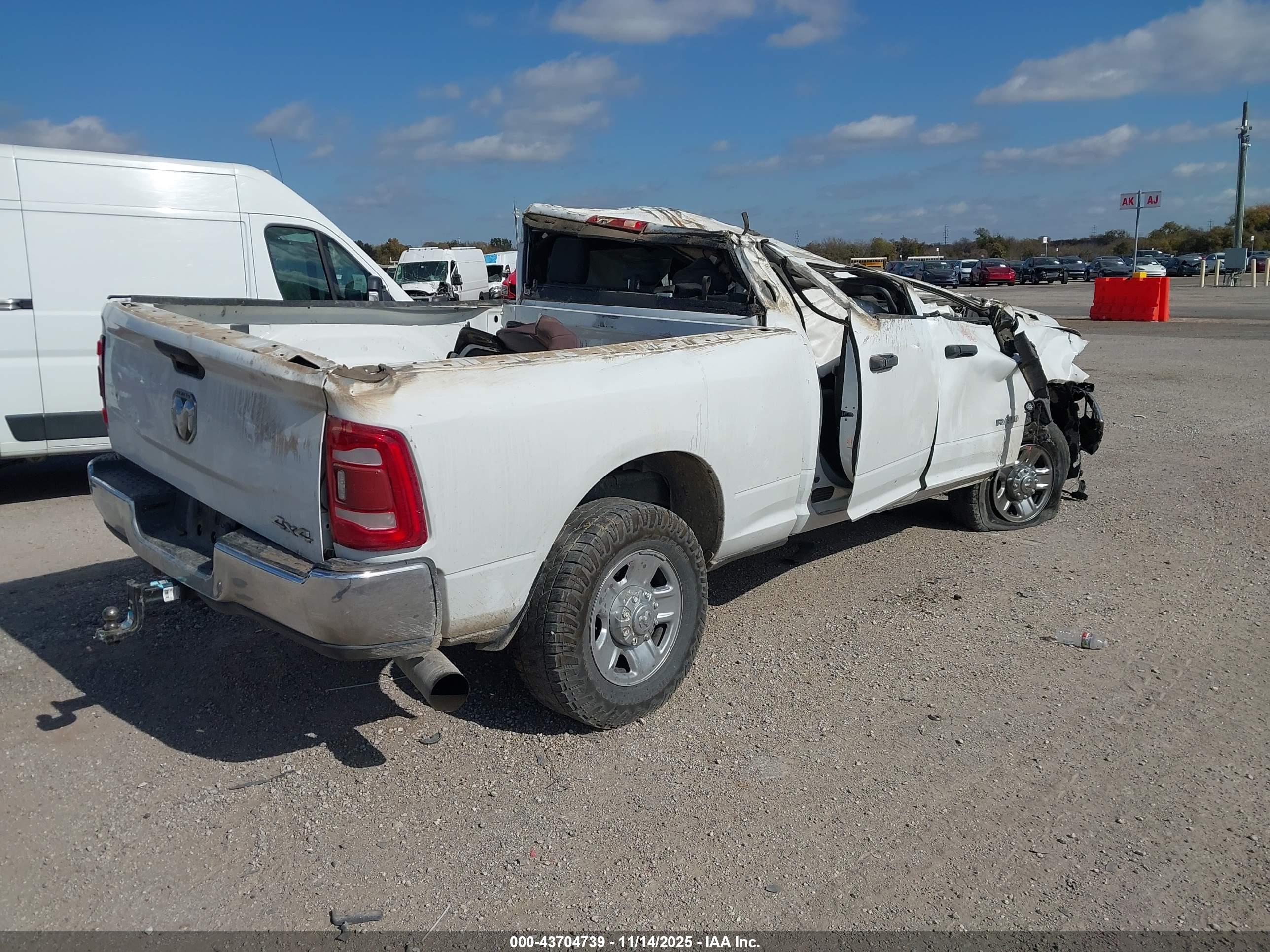 RAM 2500 image 4
