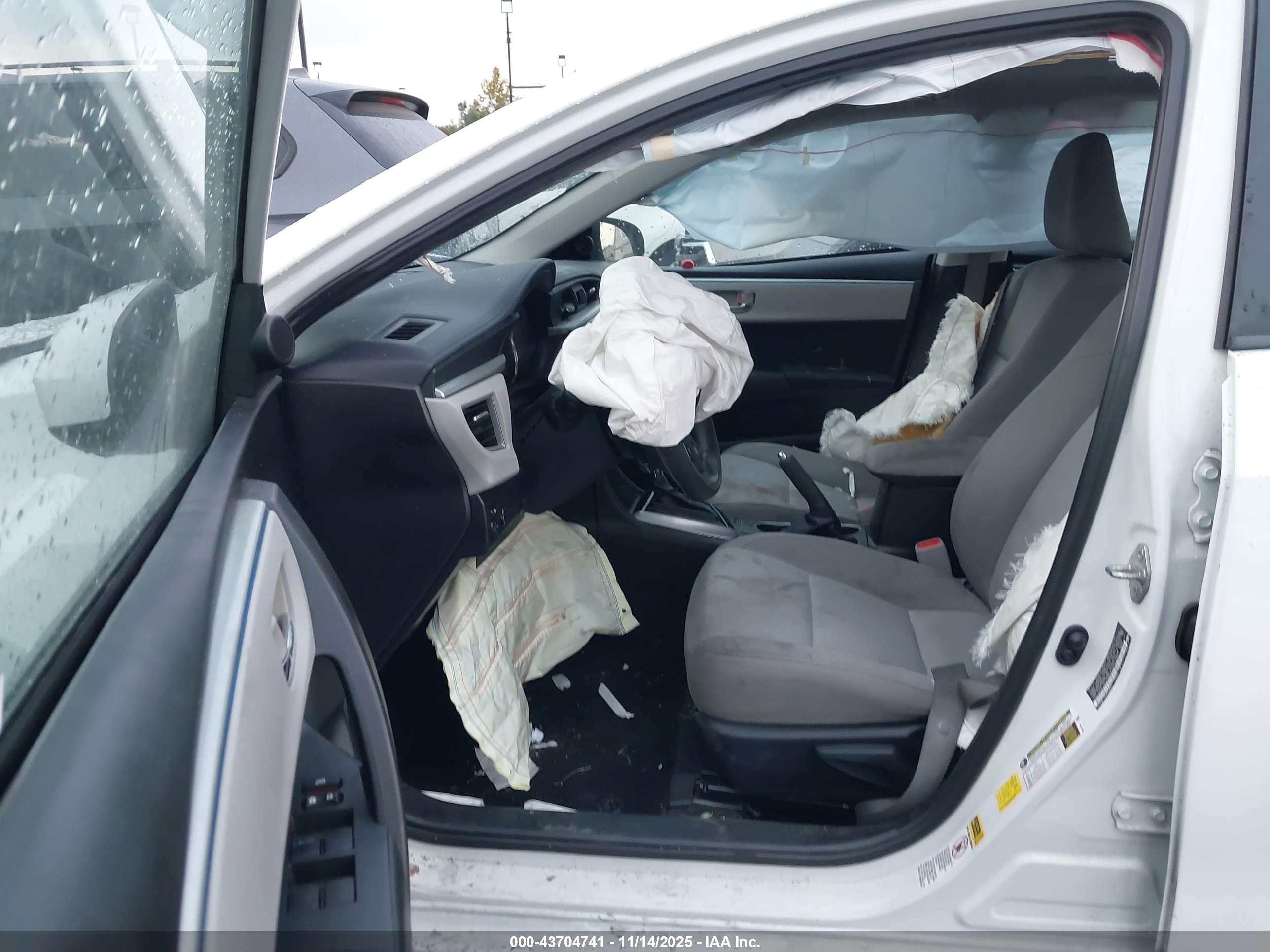 TOYOTA COROLLA image 5