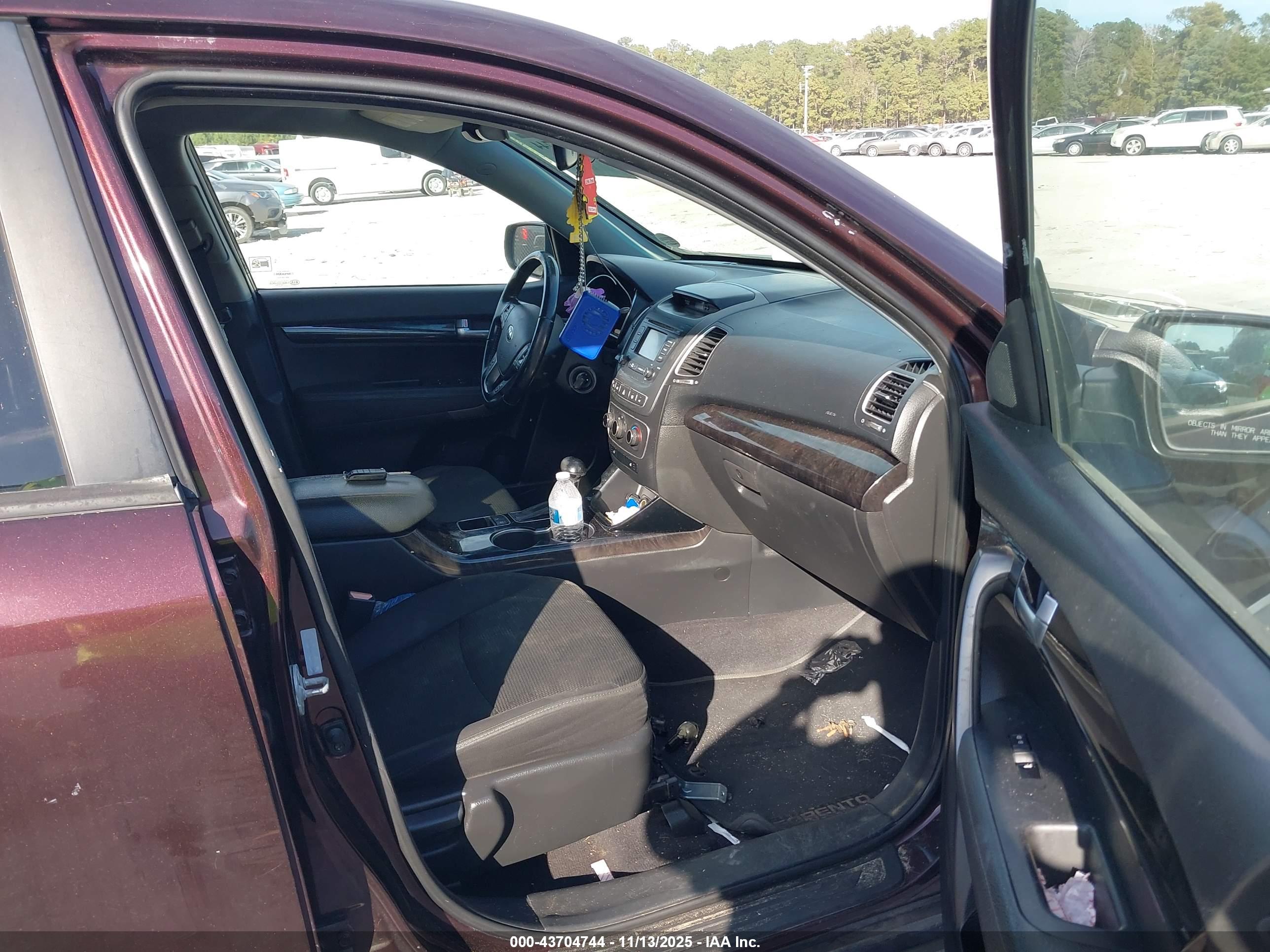 KIA SORENTO image 5