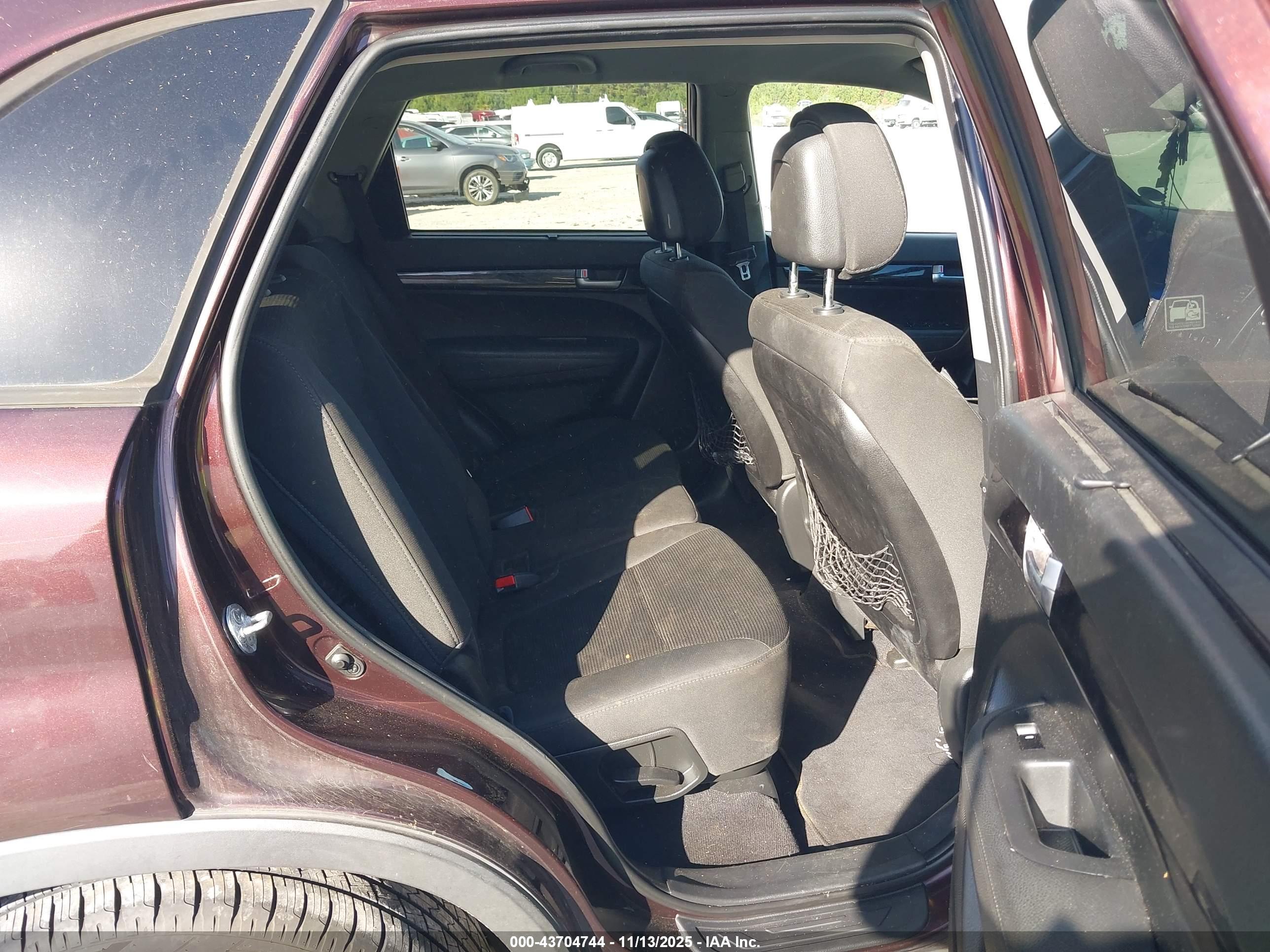 KIA SORENTO image 8