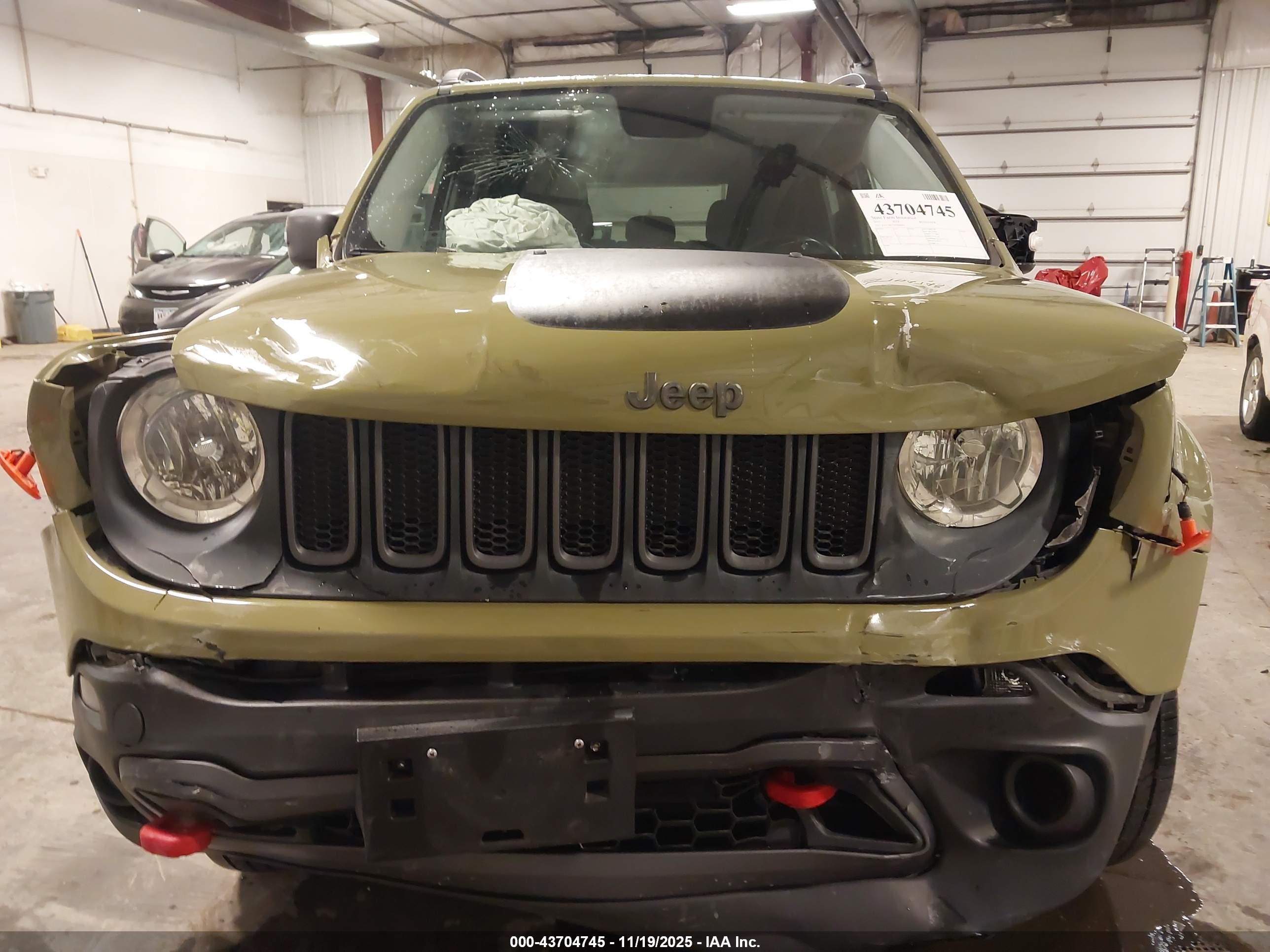JEEP RENEGADE image 6