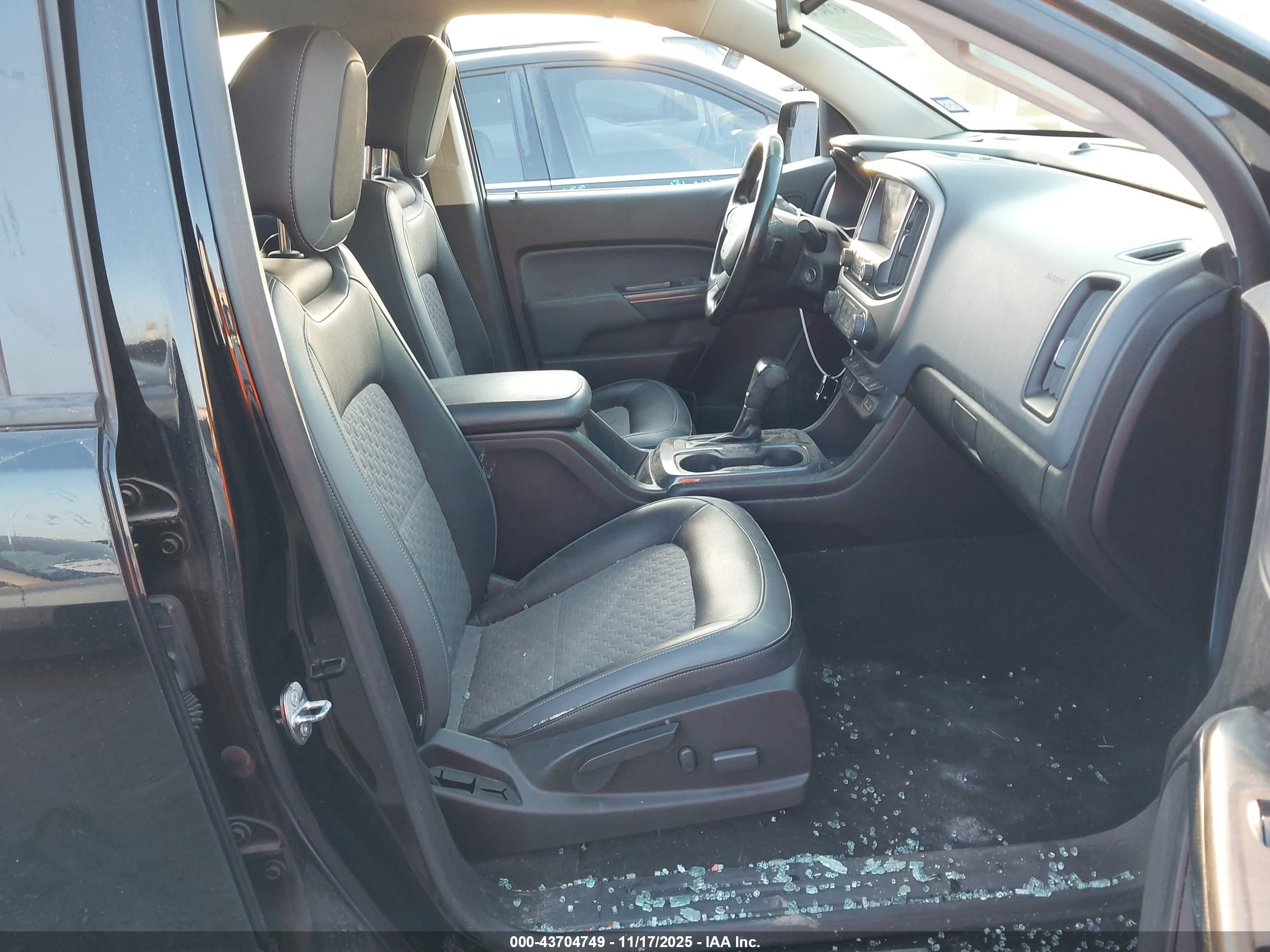 CHEVROLET COLORADO image 5