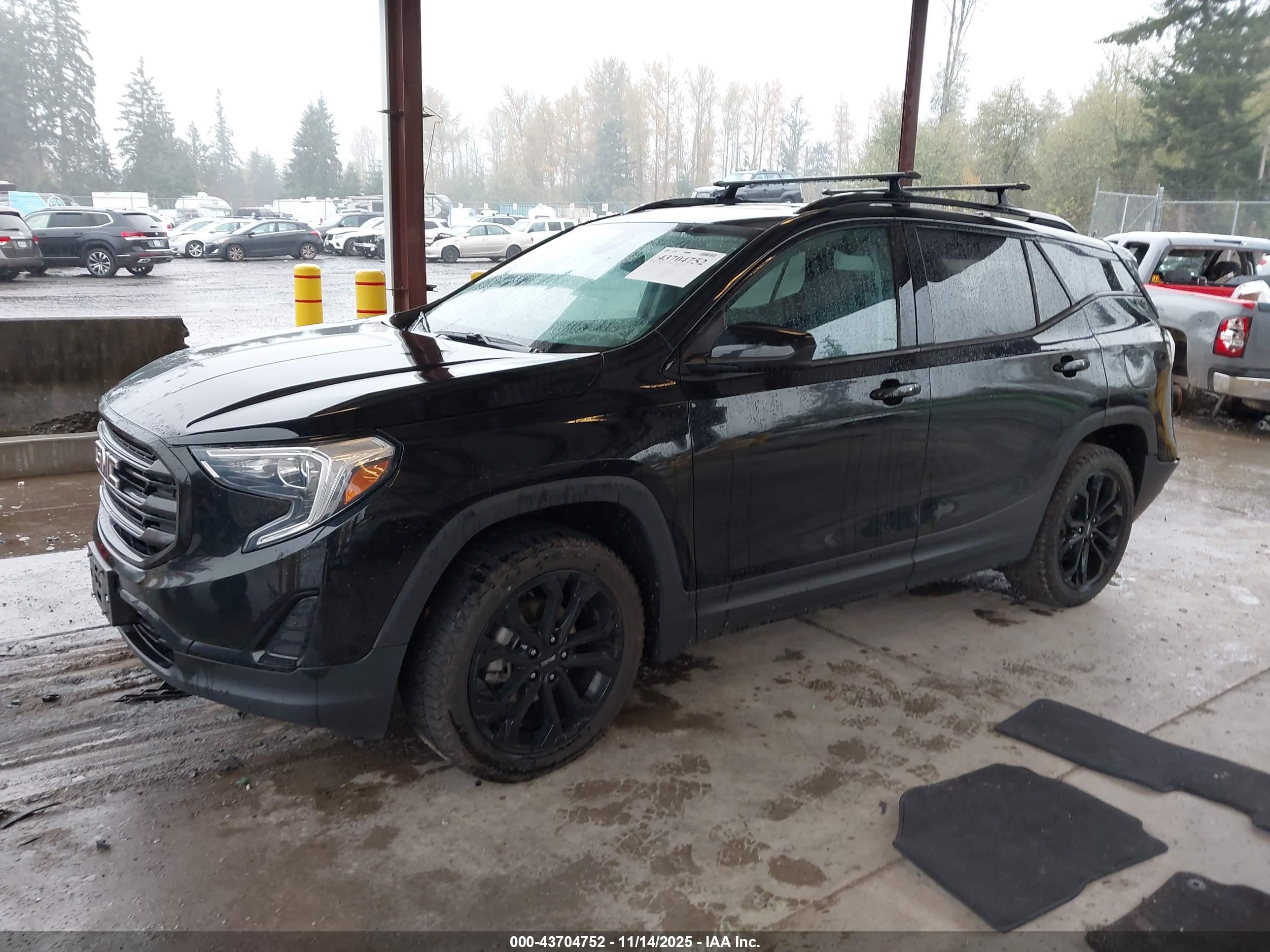 GMC TERRAIN image 2