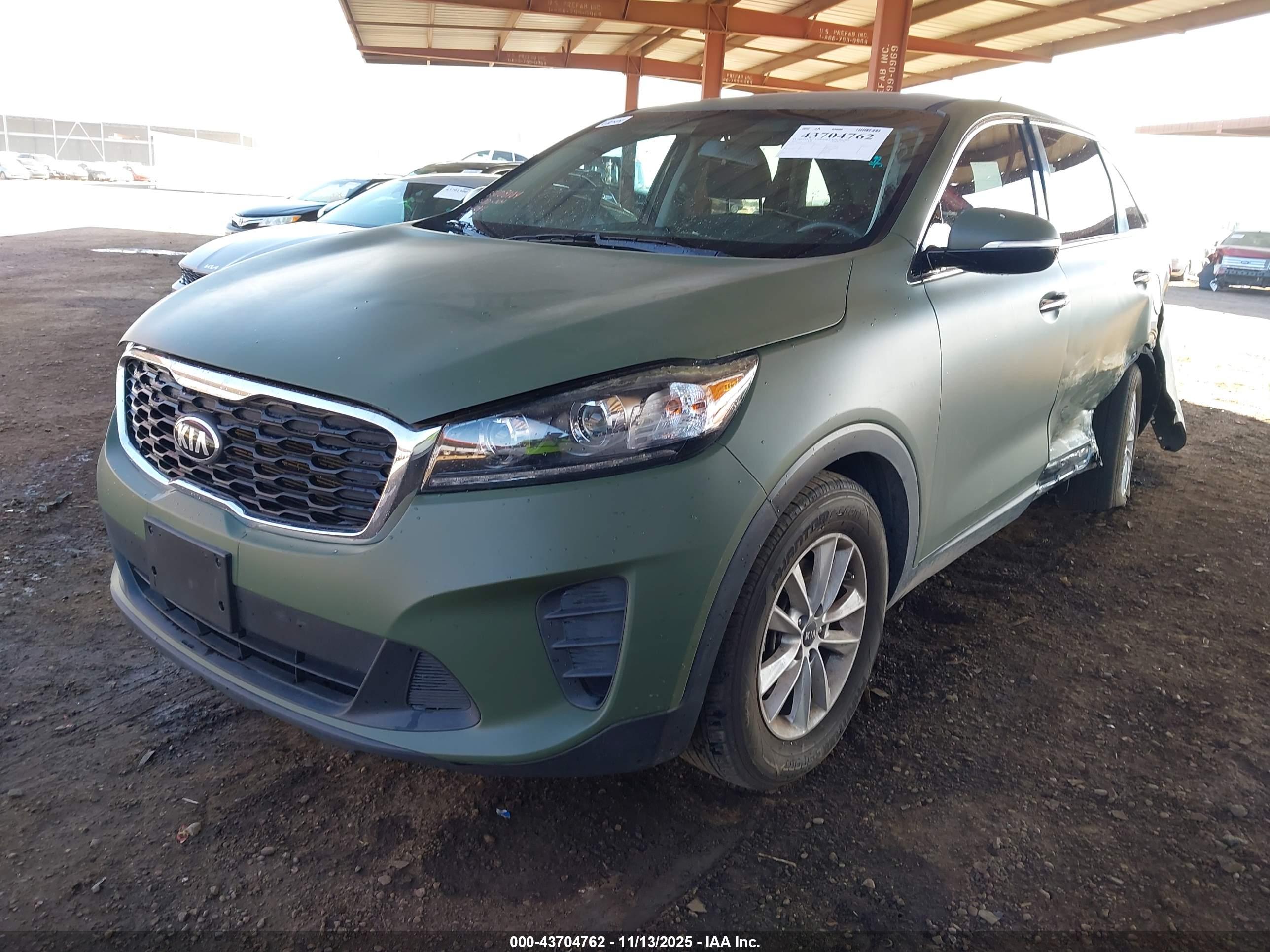 KIA SORENTO image 2