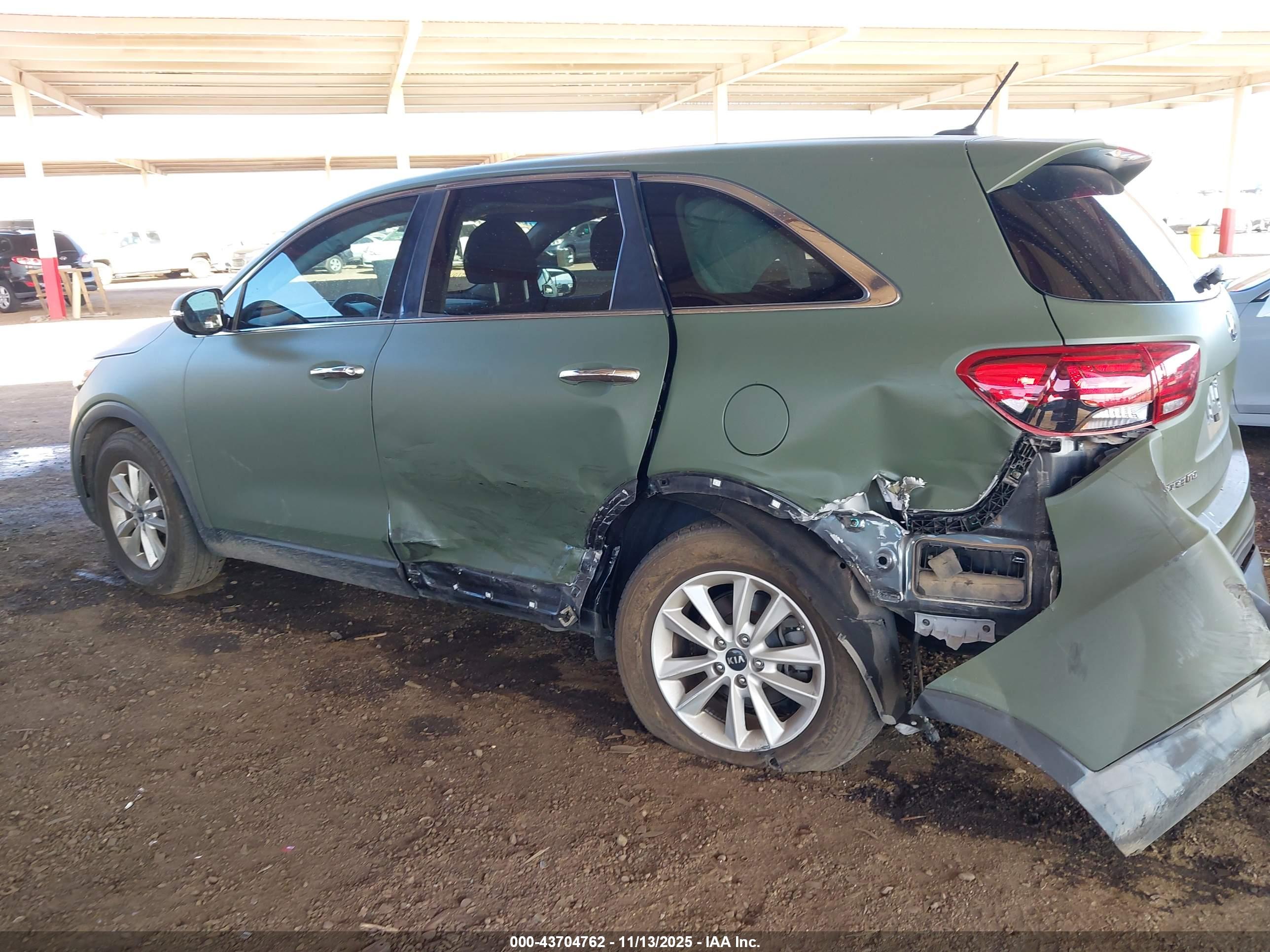 KIA SORENTO image 6
