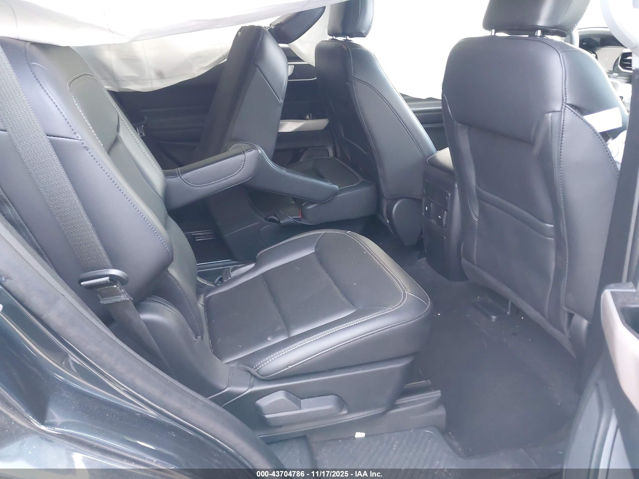 FORD EXPLORER image 8