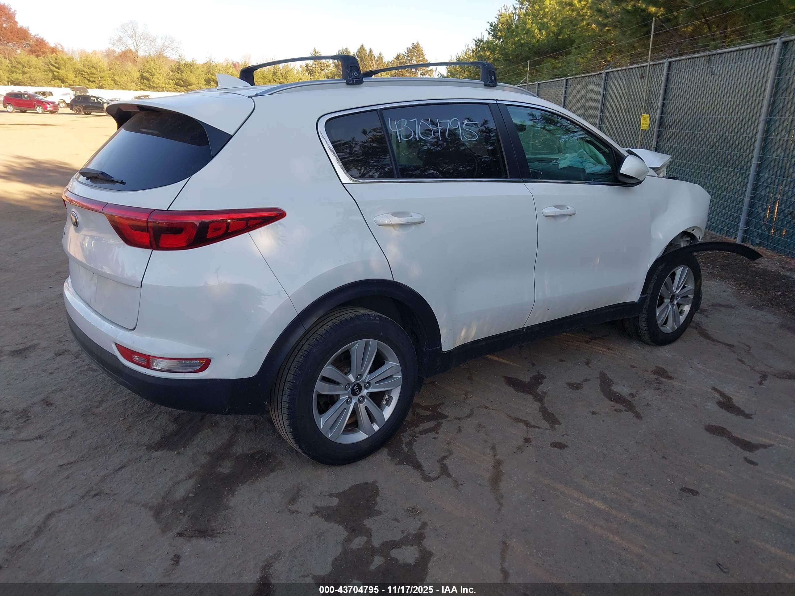 KIA SPORTAGE image 4
