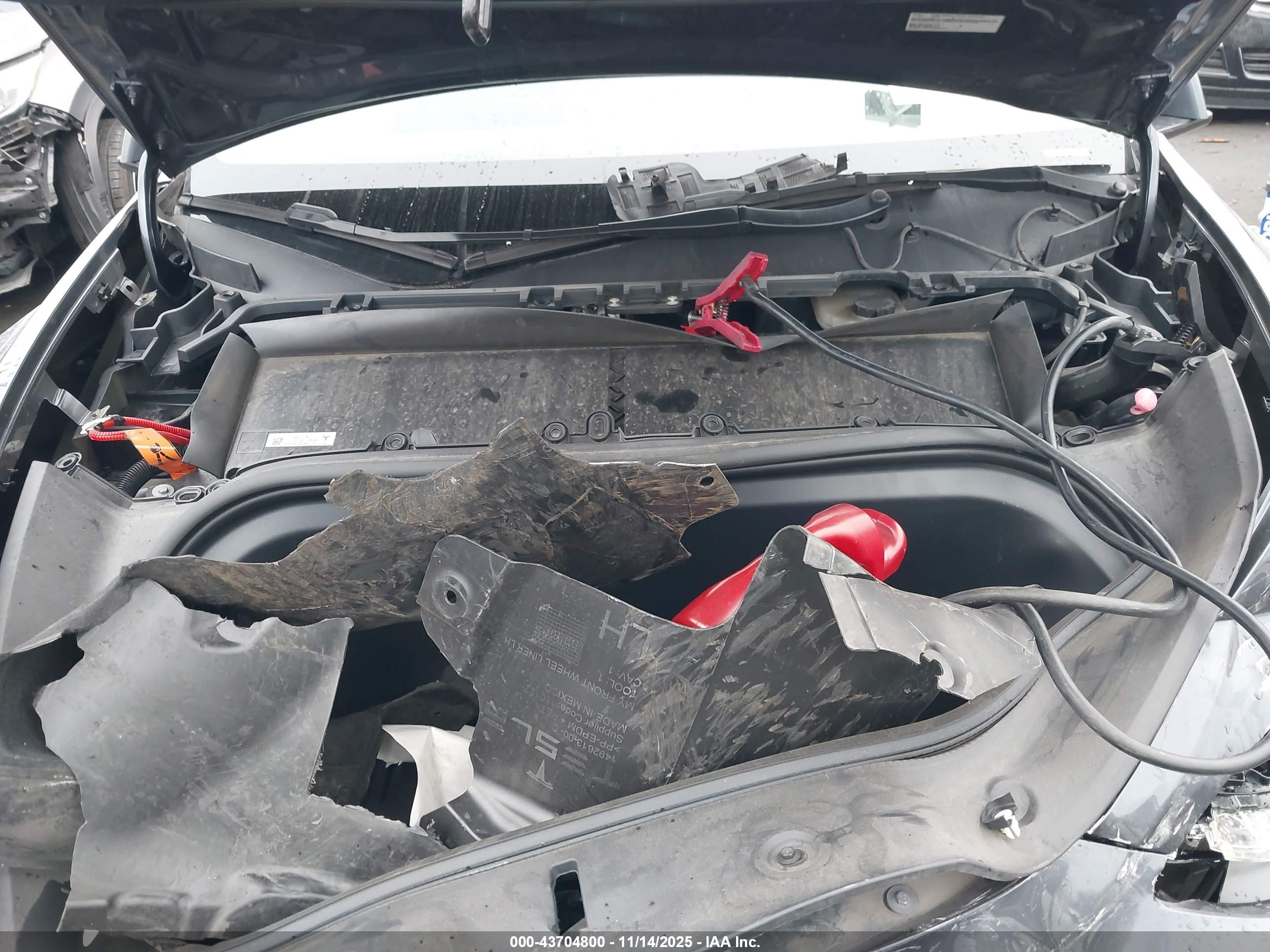 TESLA MODEL image 10