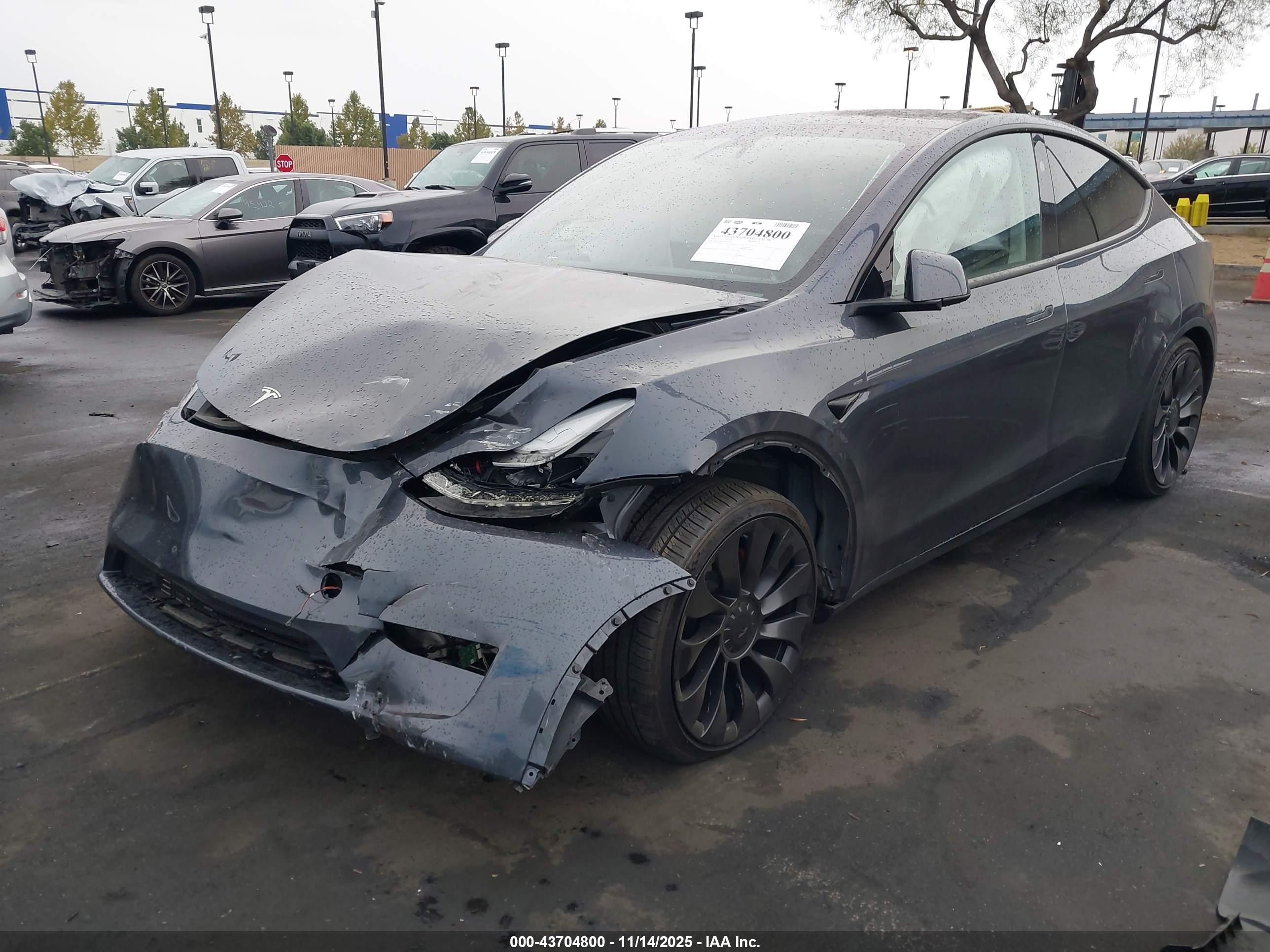 TESLA MODEL image 2