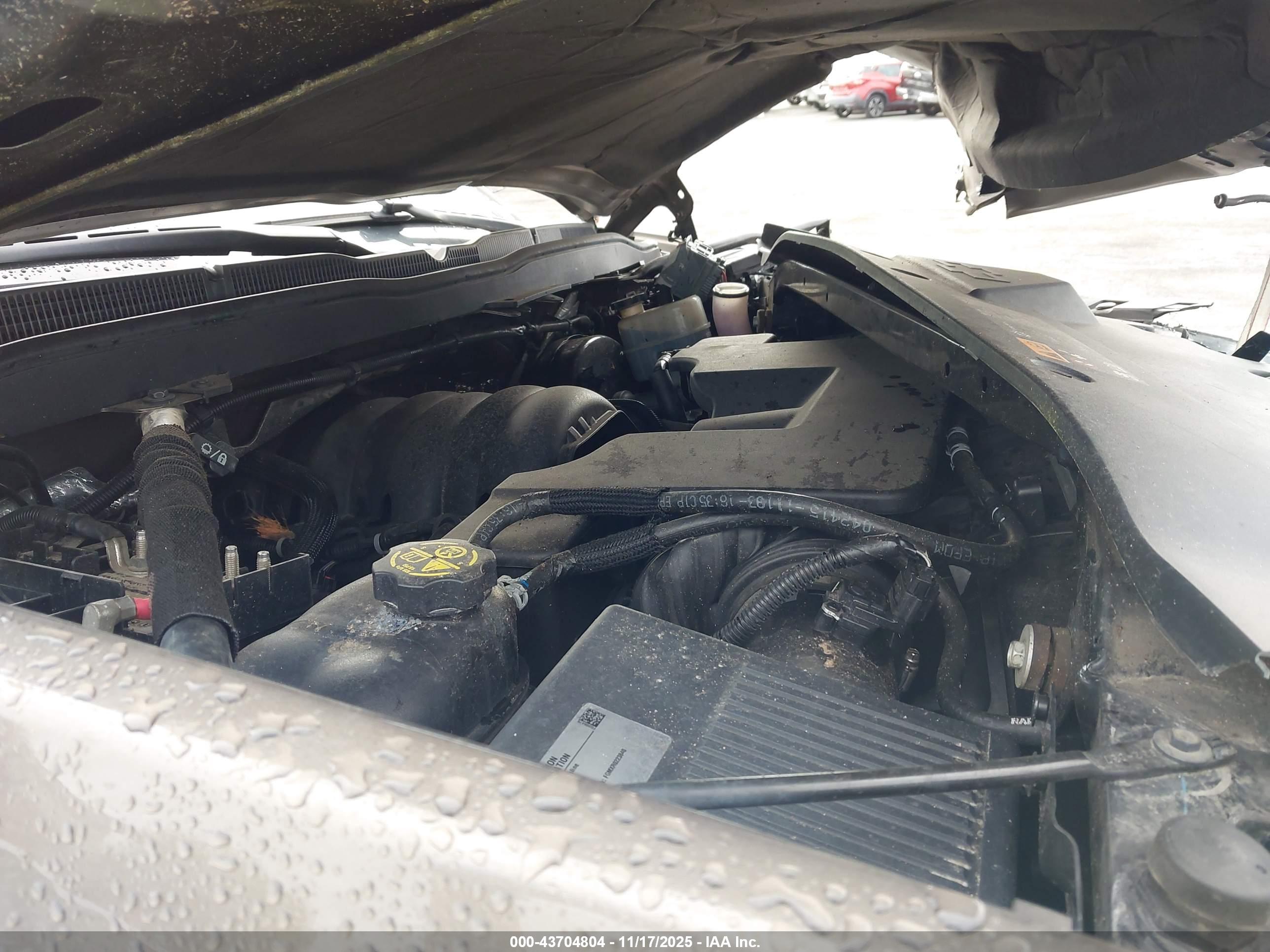 CHEVROLET SILVERADO image 10