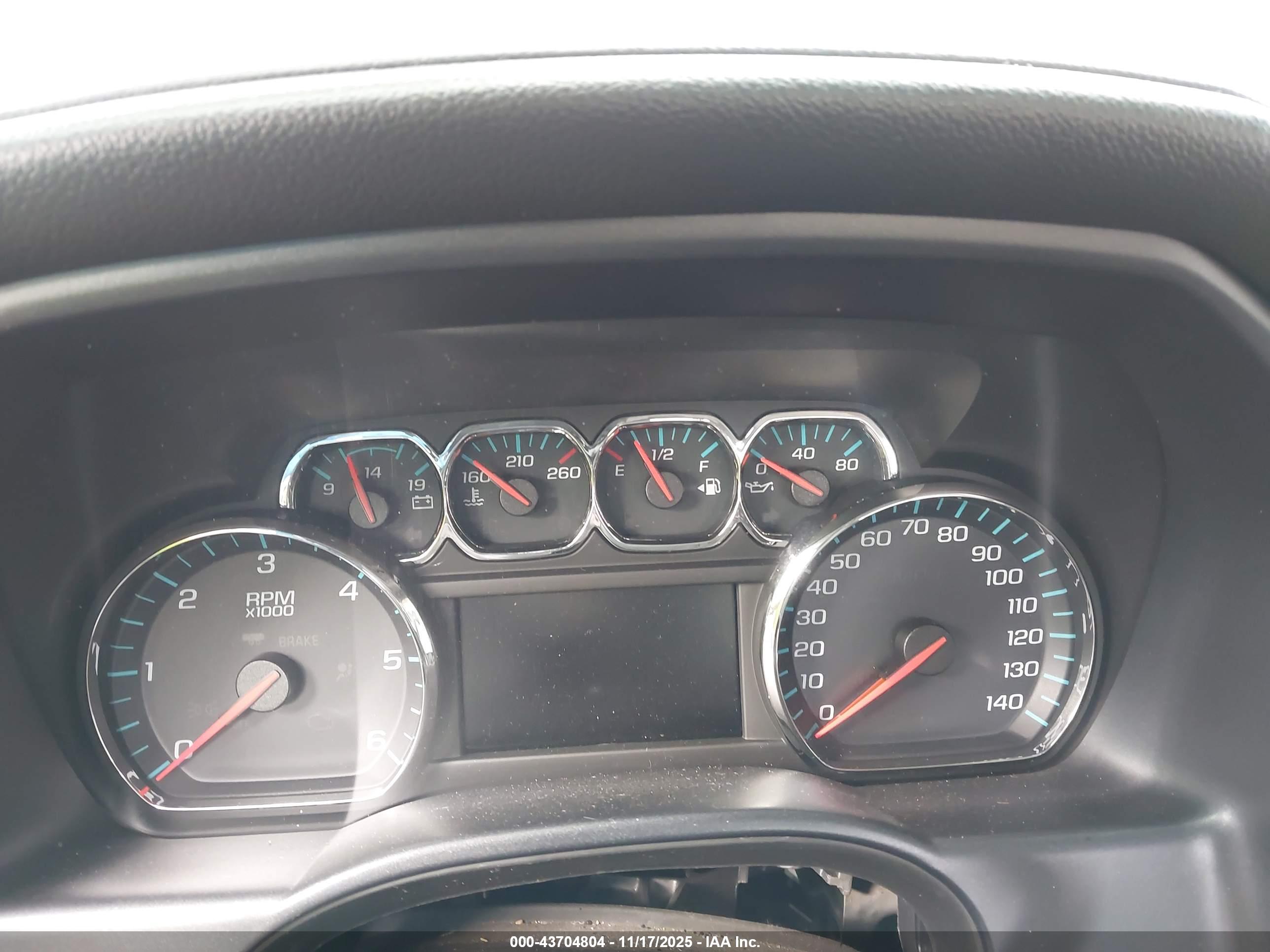 CHEVROLET SILVERADO image 7