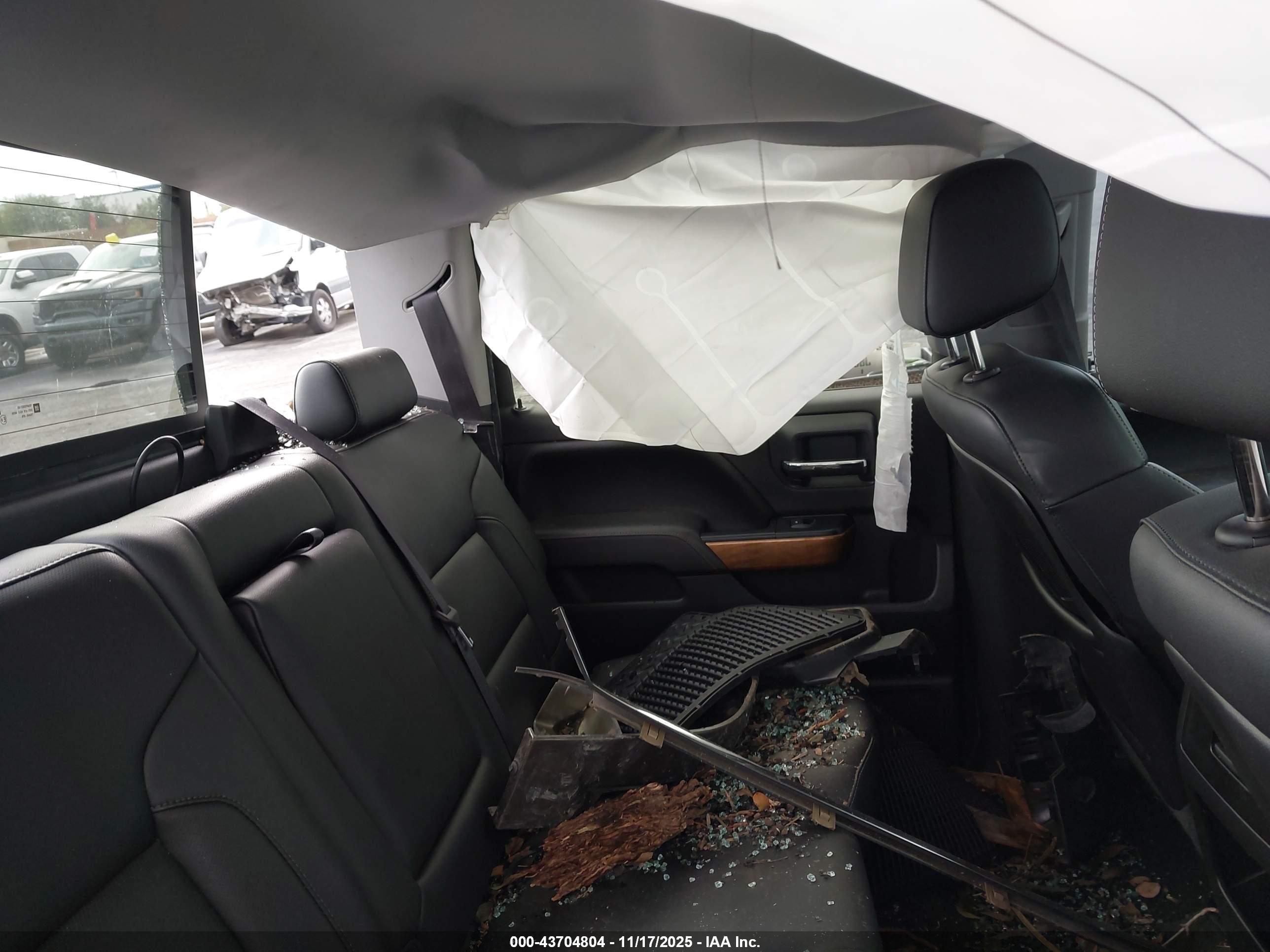 CHEVROLET SILVERADO image 8