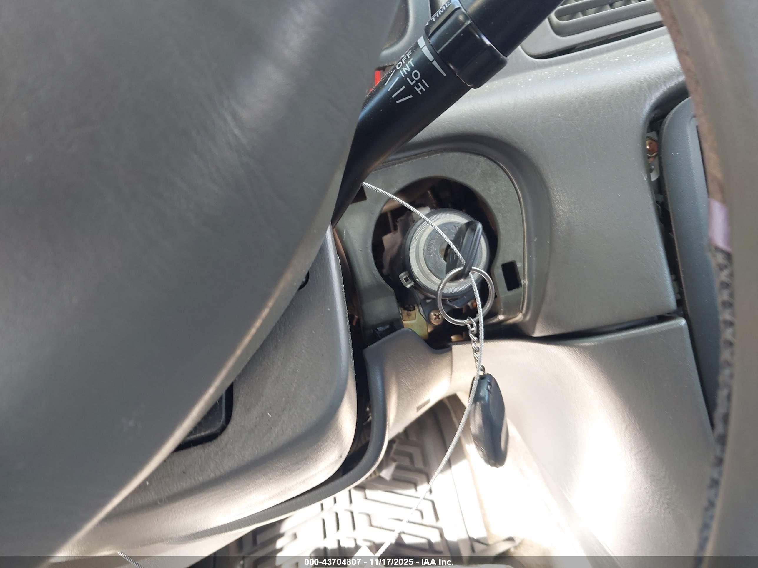 TOYOTA CAMRY image 11
