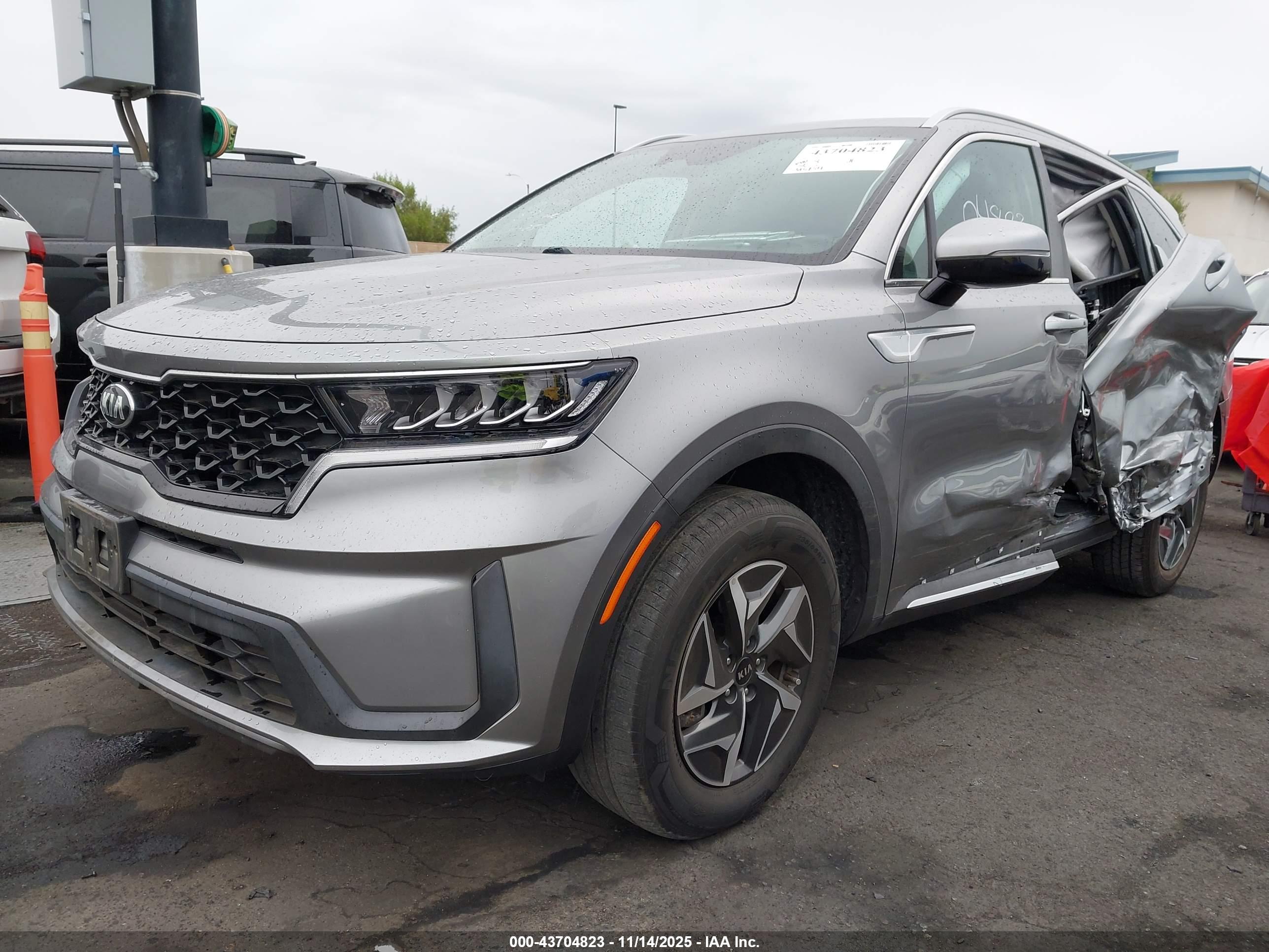 KIA SORENTO image 2