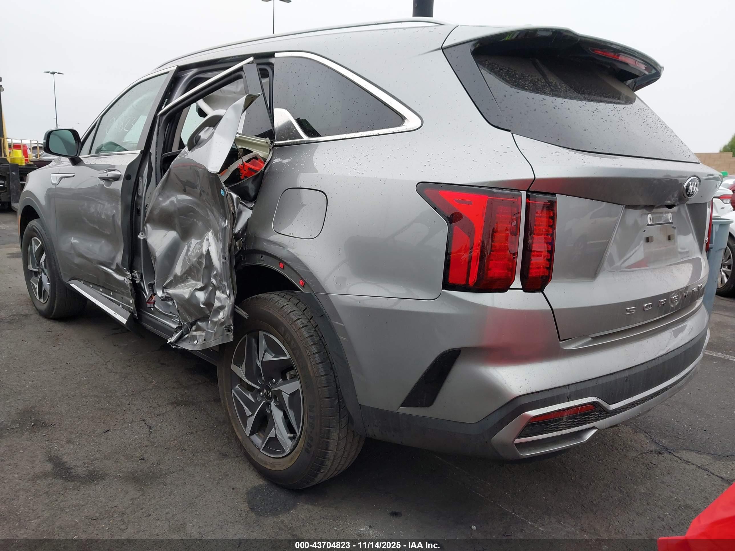KIA SORENTO image 3