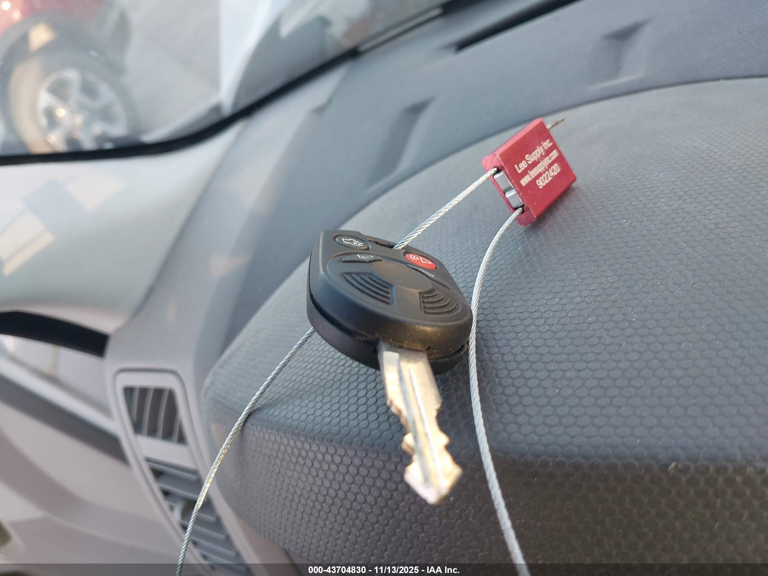 FORD ESCAPE image 11