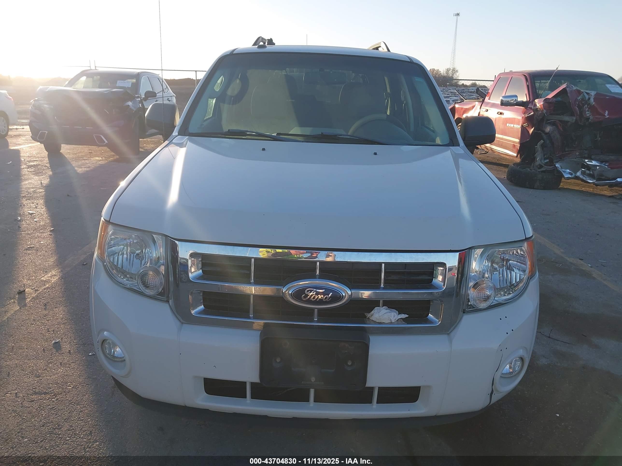 FORD ESCAPE image 6