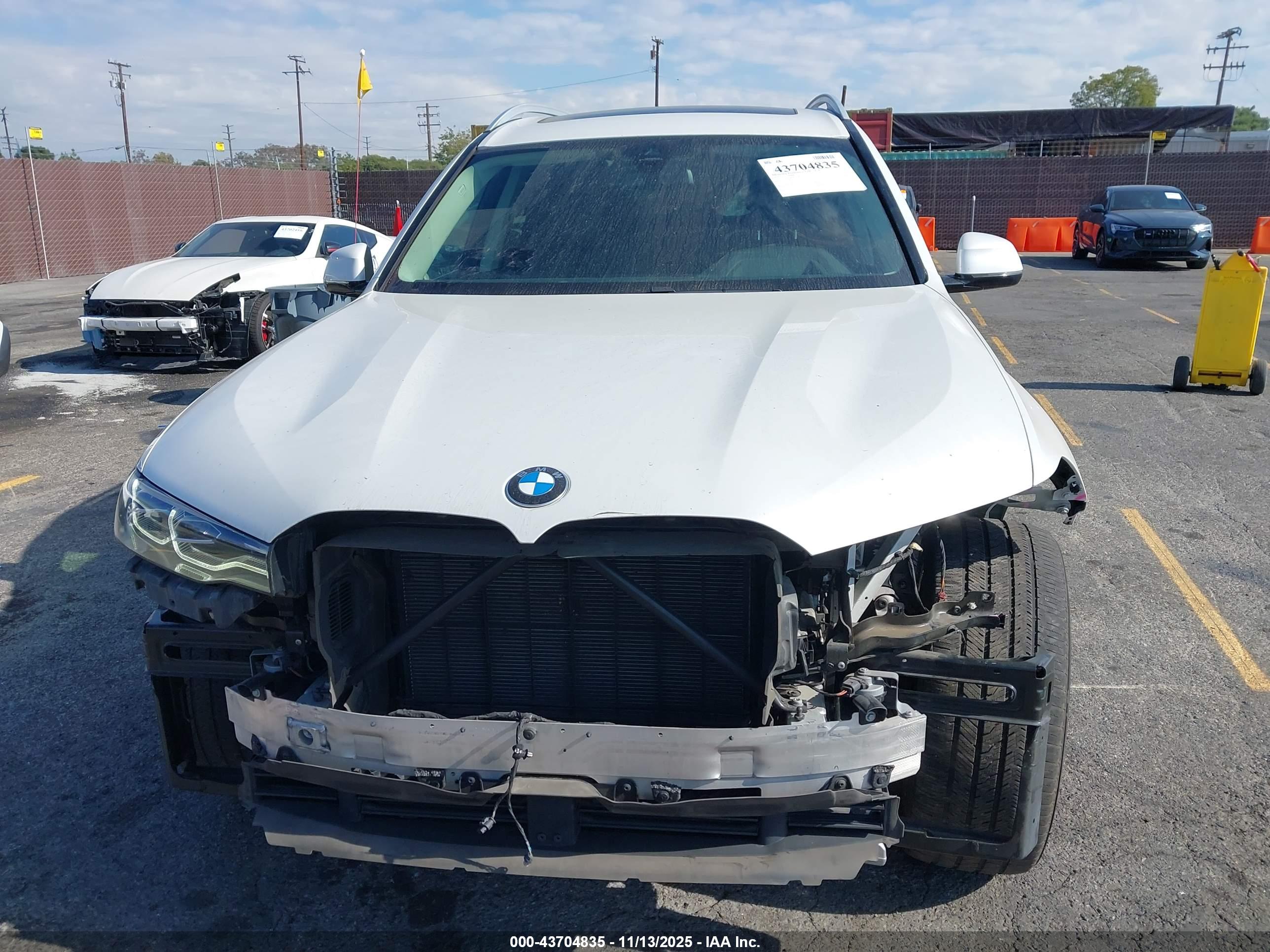 BMW X7 image 6