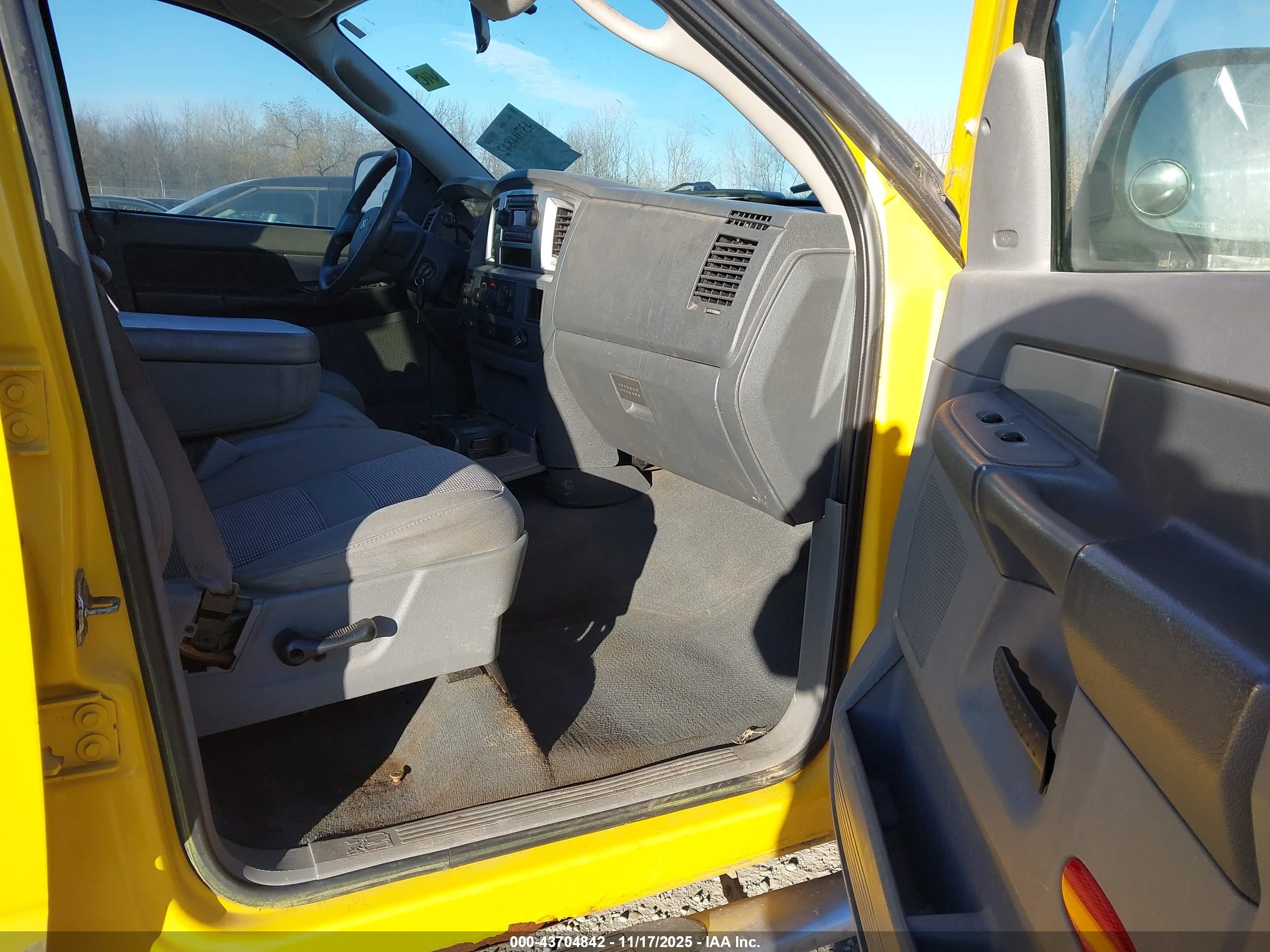 DODGE RAM image 5