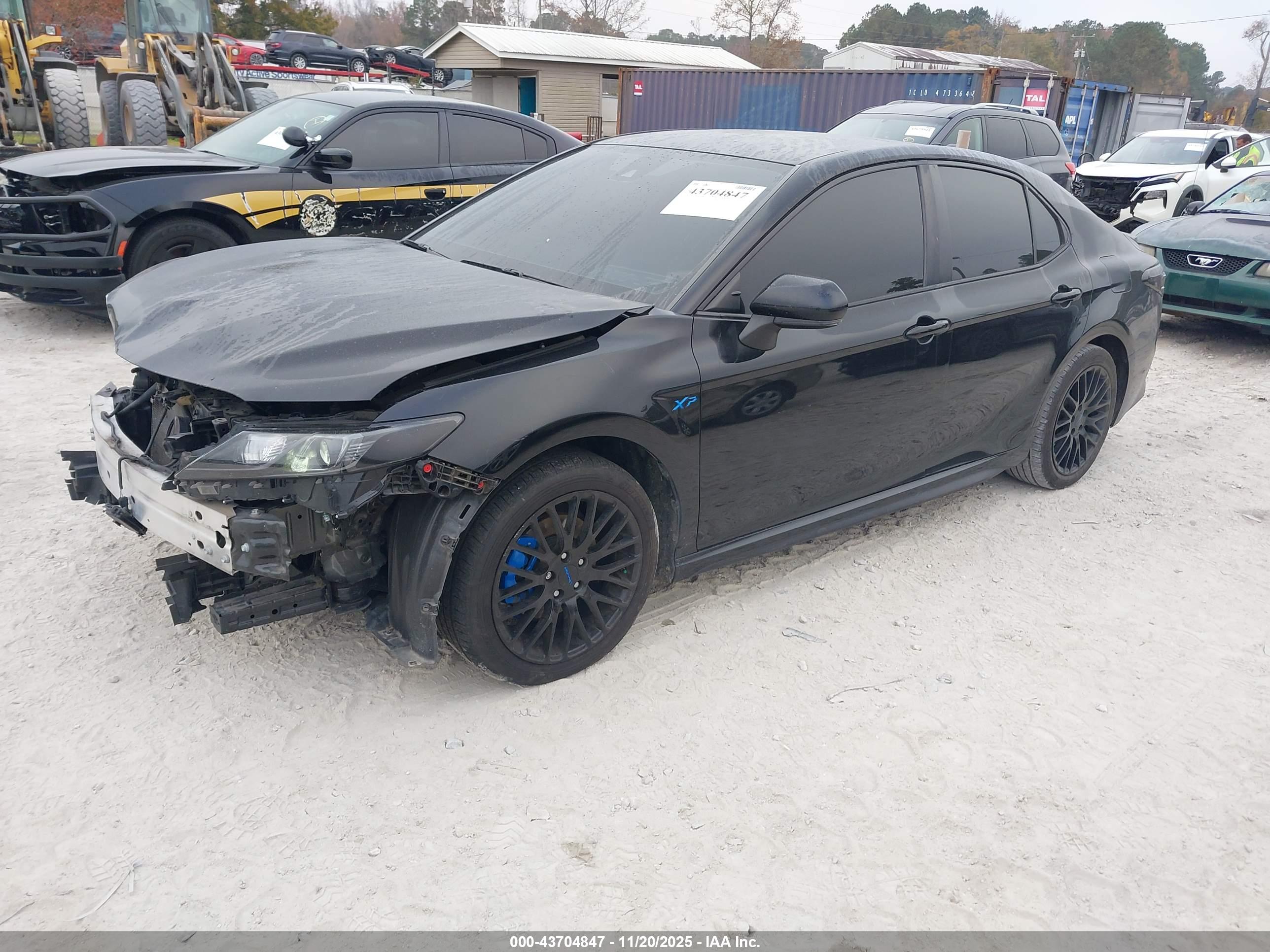 TOYOTA CAMRY image 2