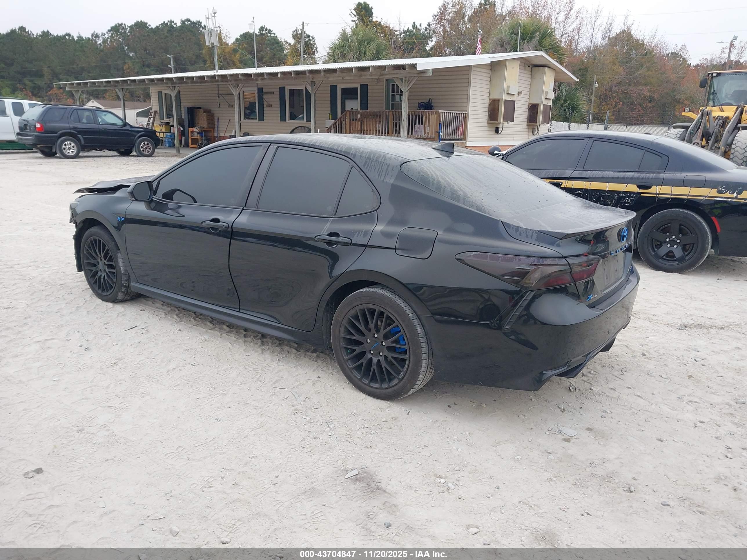 TOYOTA CAMRY image 3